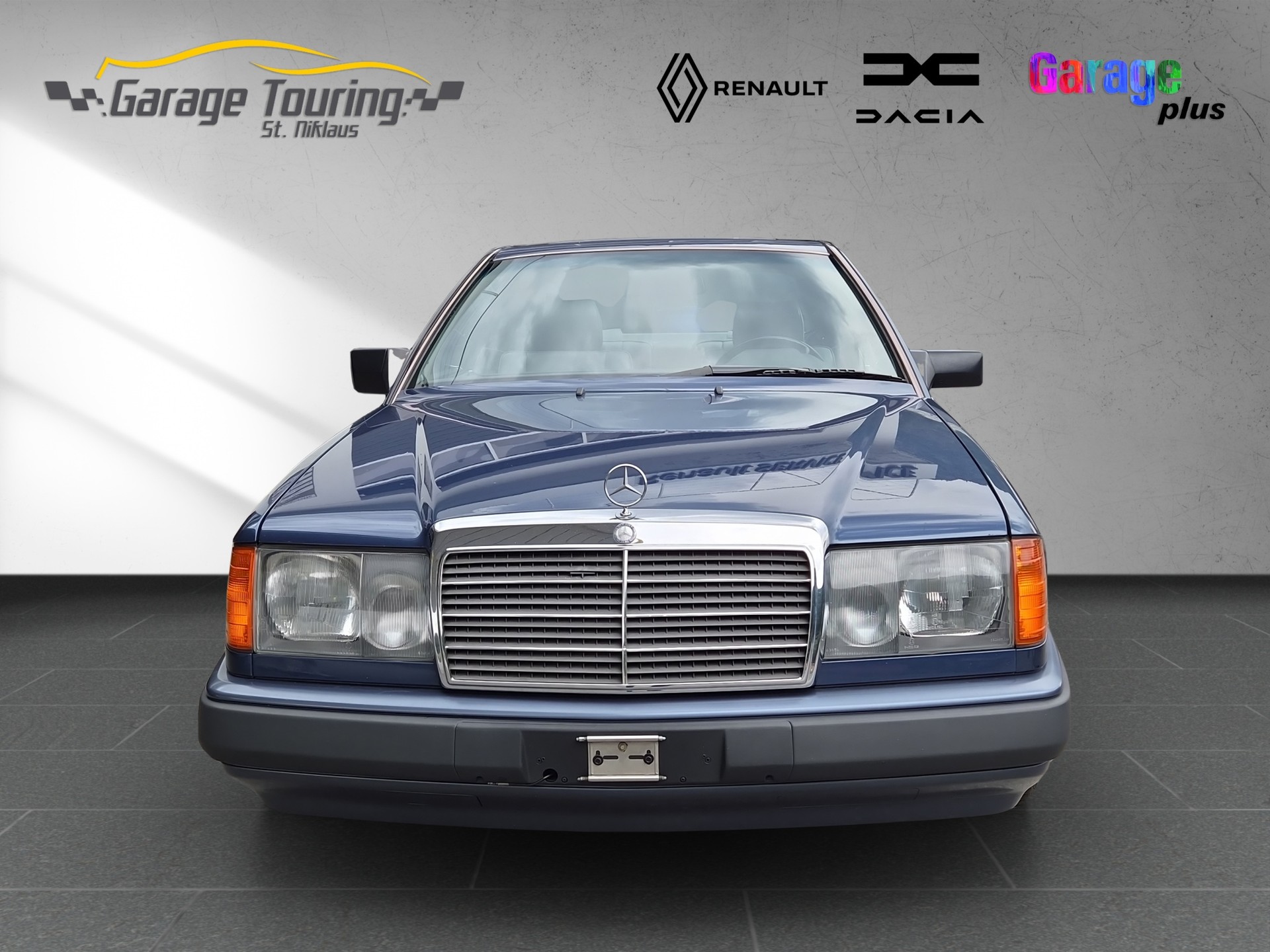 MERCEDES-BENZ 300 CE-image-1