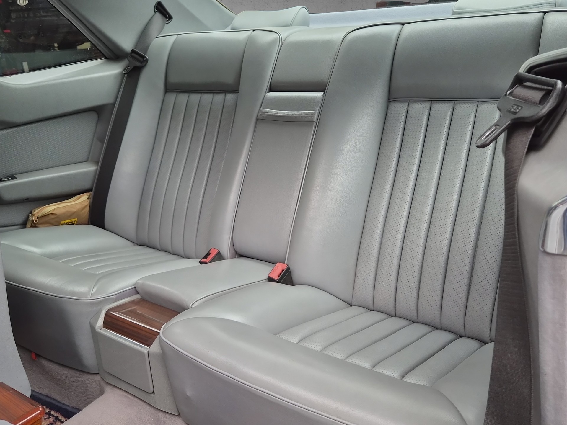 MERCEDES-BENZ 300 CE-image-9