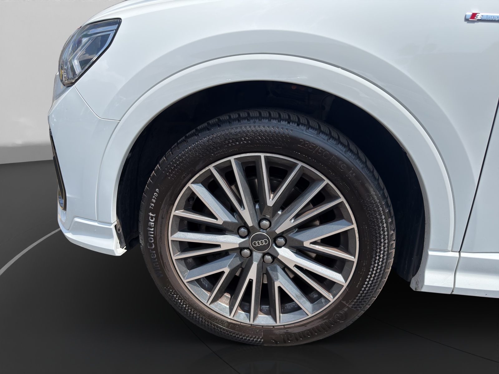 AUDI Q3 2.0 40 TFSI S line quattro S-Tronic-image-10