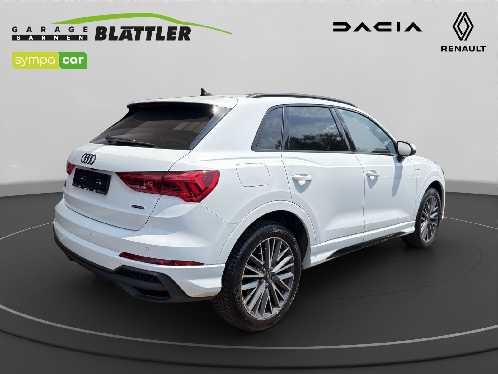 AUDI Q3 2.0 40 TFSI S line quattro S-Tronic-image-2