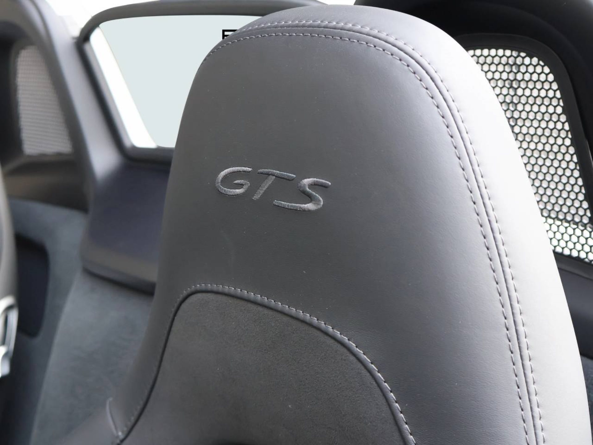 PORSCHE 718 Boxster GTS 4.0-image-21