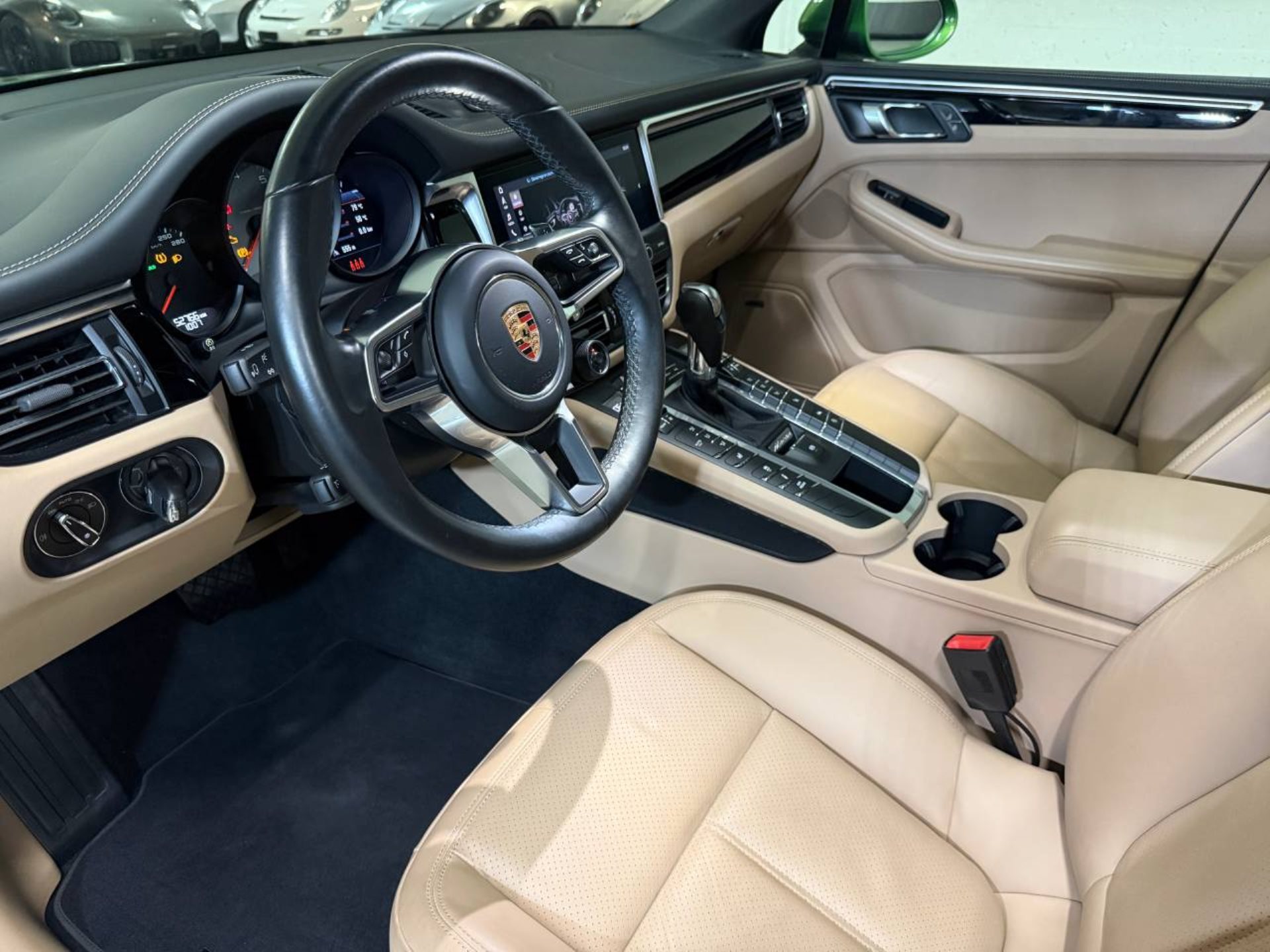 PORSCHE Macan S (MY20)-image-3