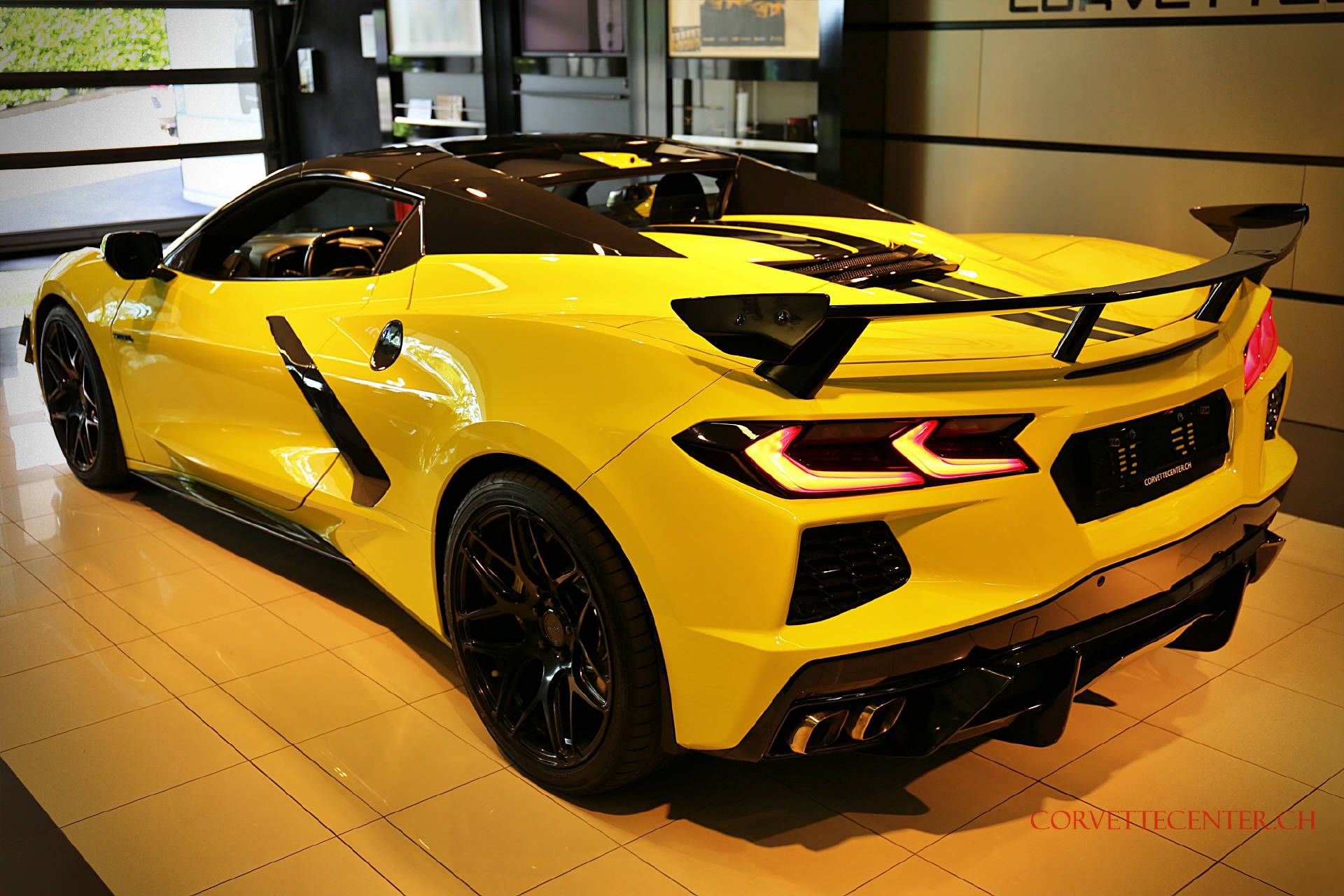 CHEVROLET Corvette Convertible 6.2 V8 3LT Z51-image-18
