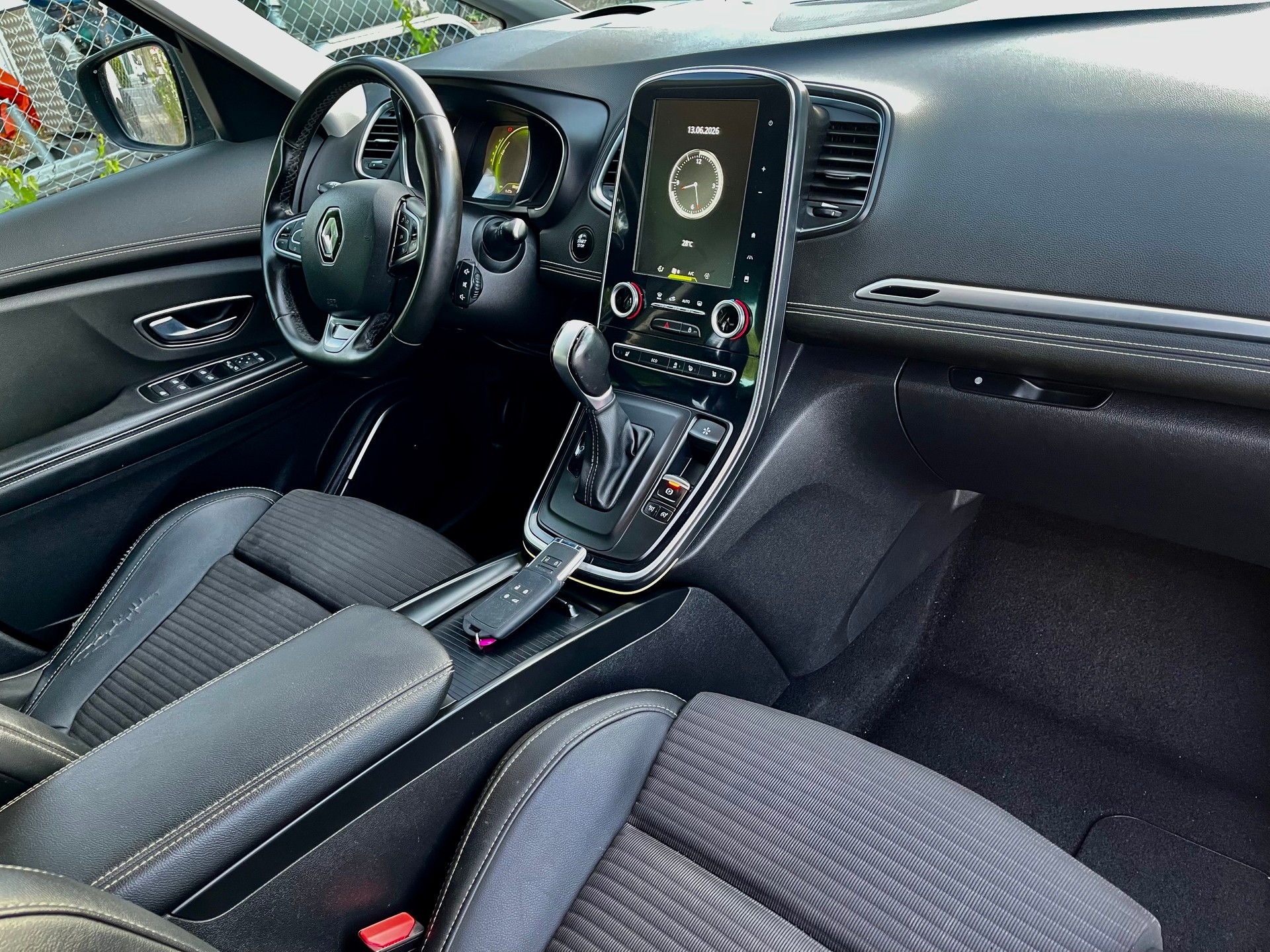 RENAULT Grand Scénic 1.6 dCi Bose EDC-image-9