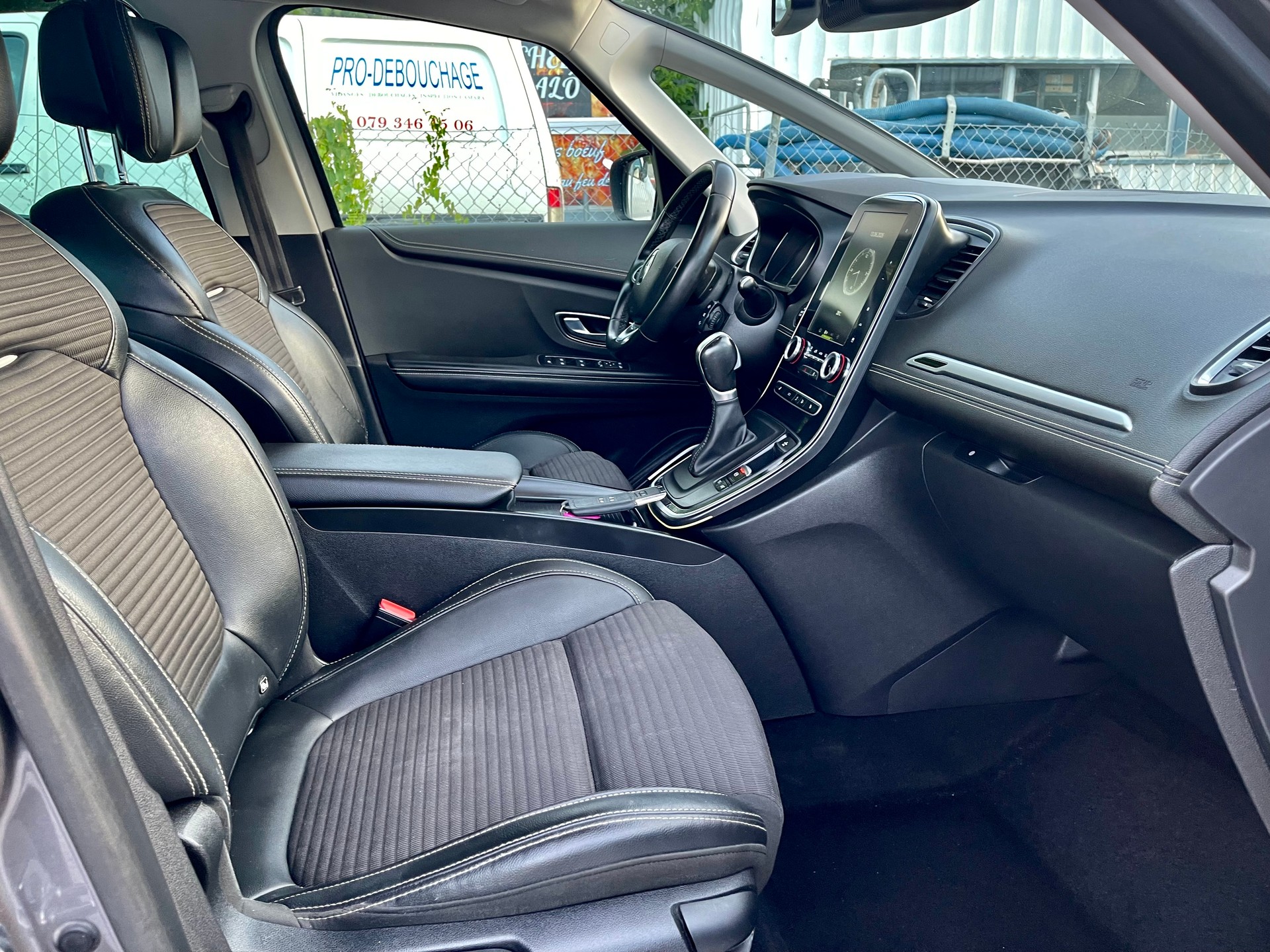RENAULT Grand Scénic 1.6 dCi Bose EDC-image-22