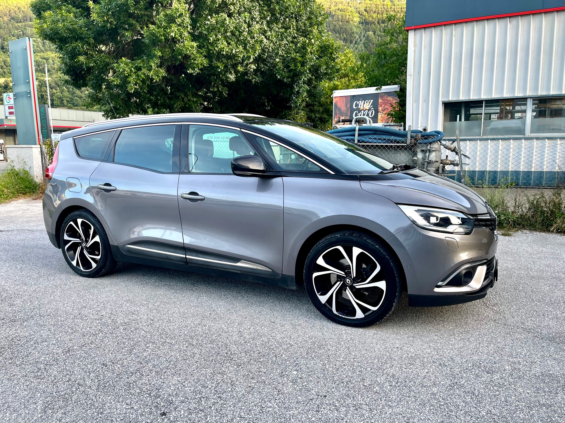 RENAULT Grand Scénic 1.6 dCi Bose EDC-image-10