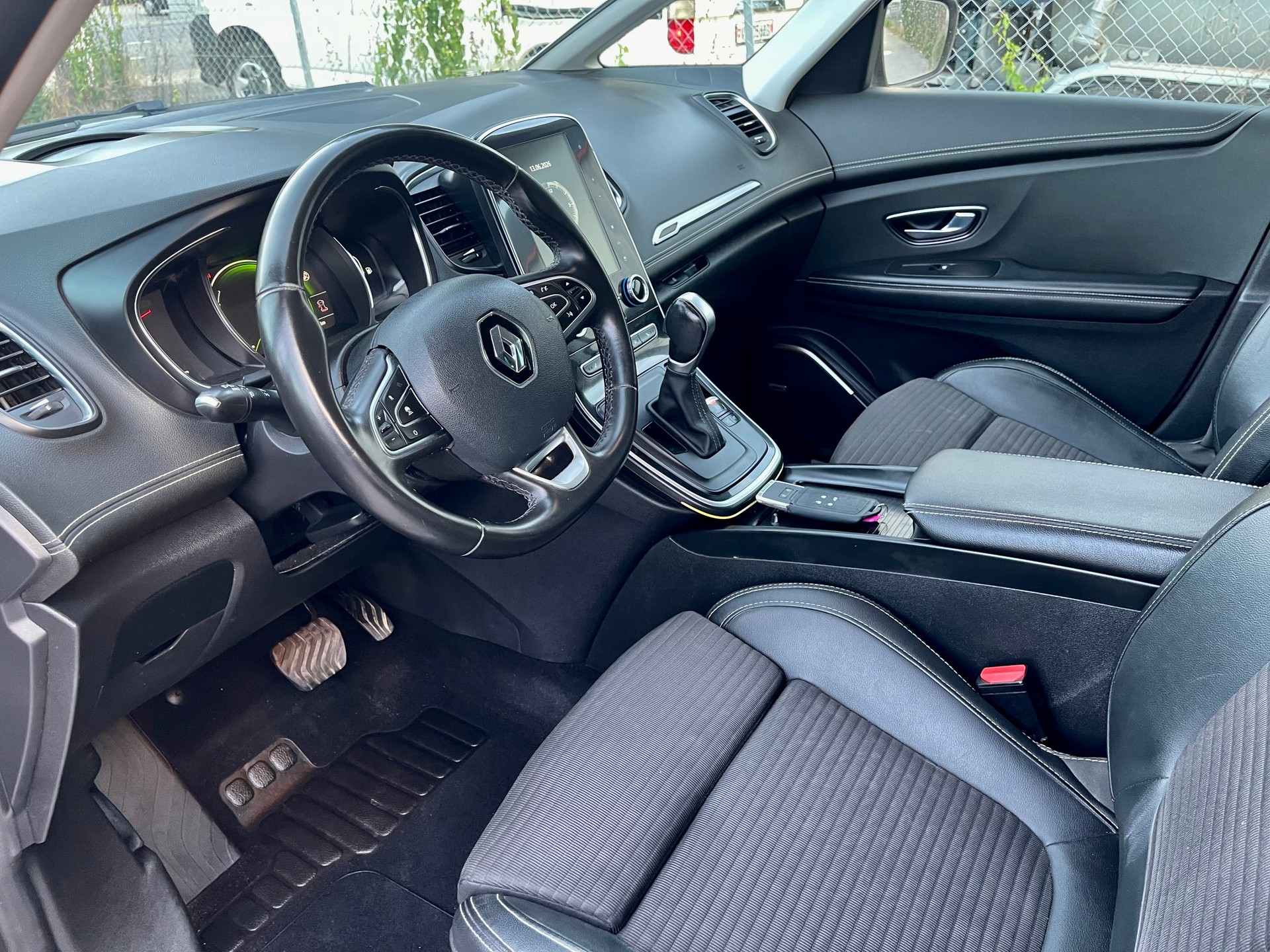 RENAULT Grand Scénic 1.6 dCi Bose EDC-image-15