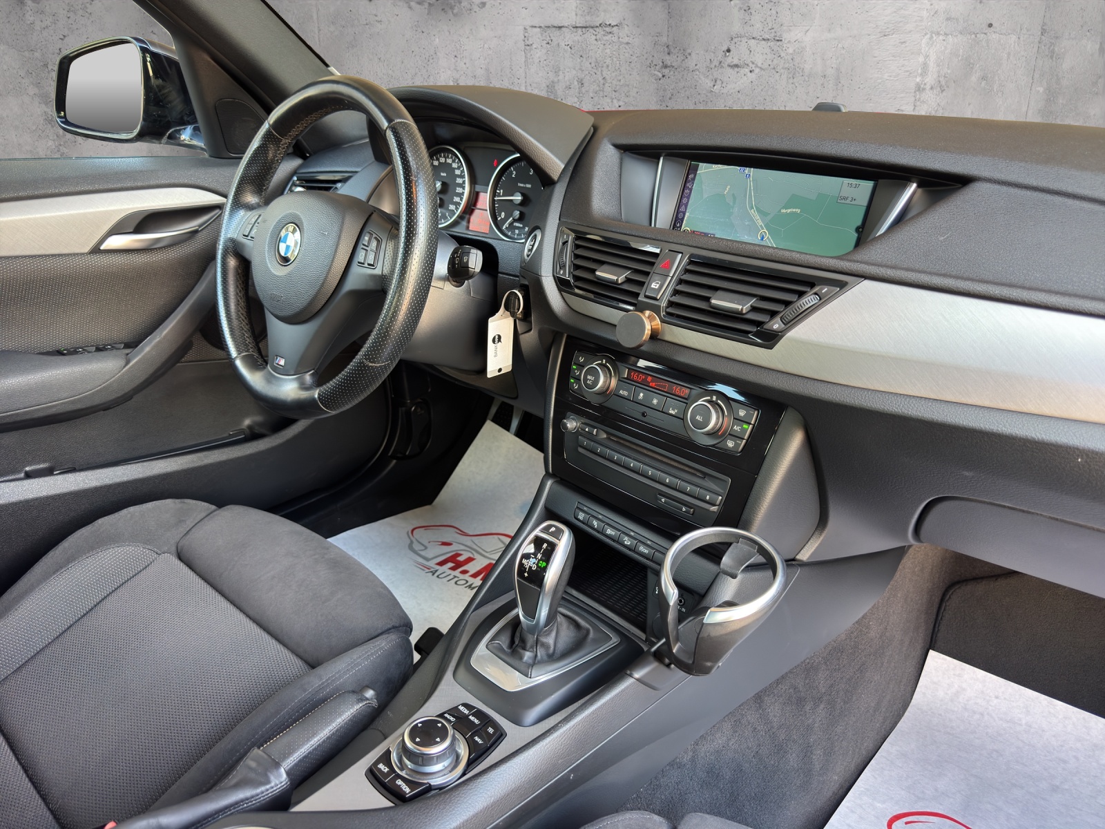 BMW X1 xDrive 20d Steptronic M Sportpaket-image-12