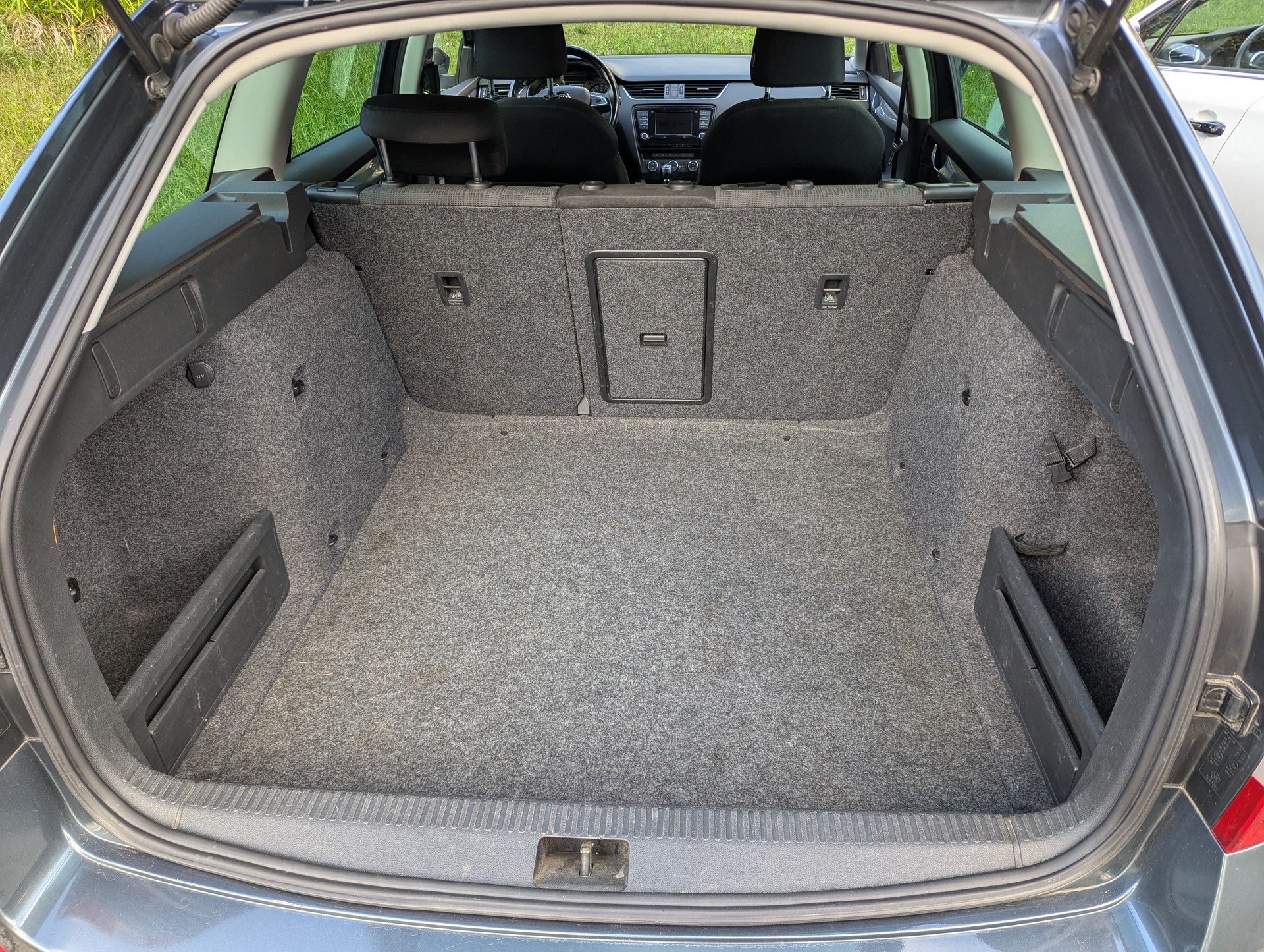 SKODA 1.6 TDI 105 Elegance 4x4-image-5