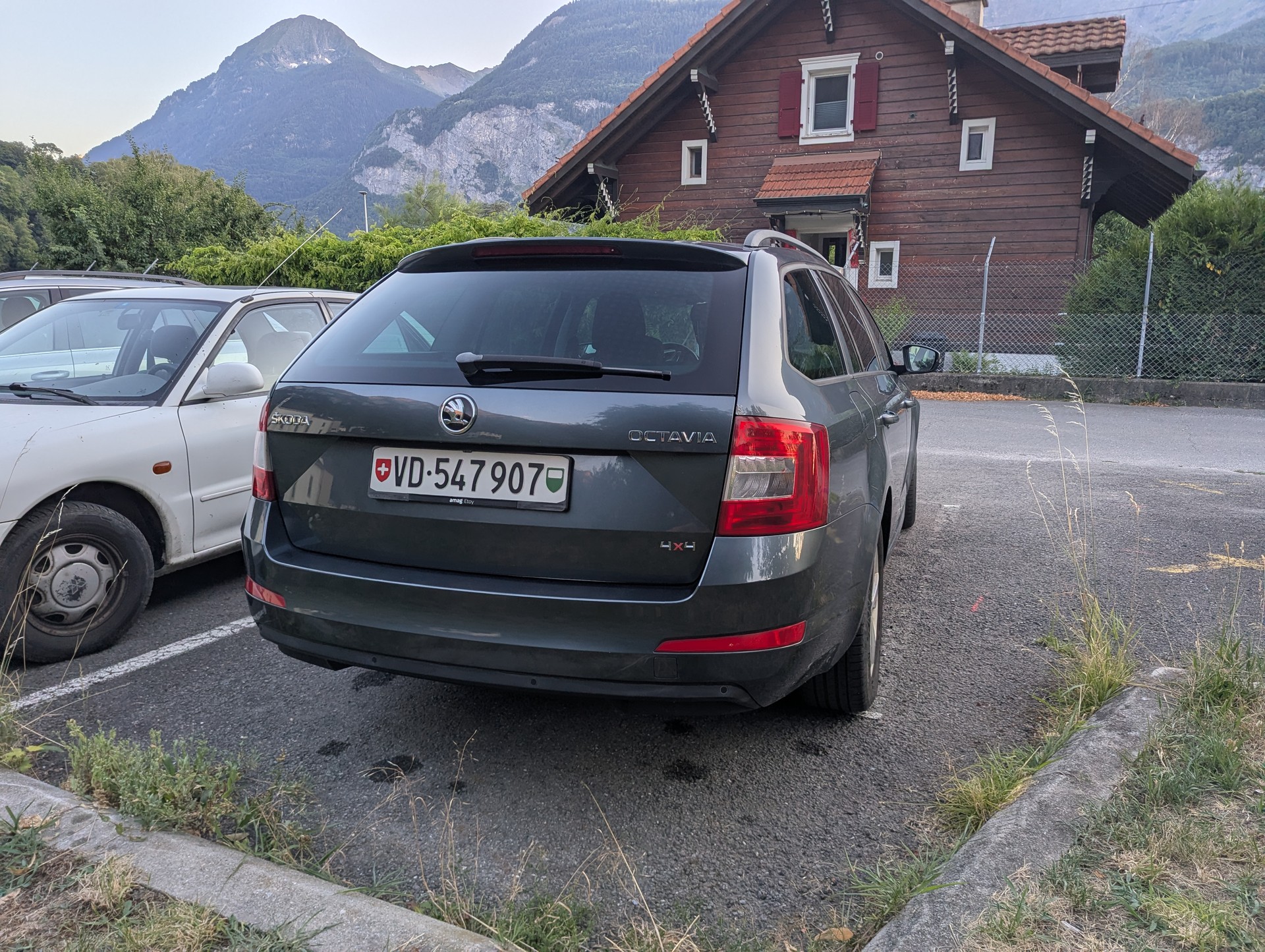 SKODA 1.6 TDI 105 Elegance 4x4-image-1