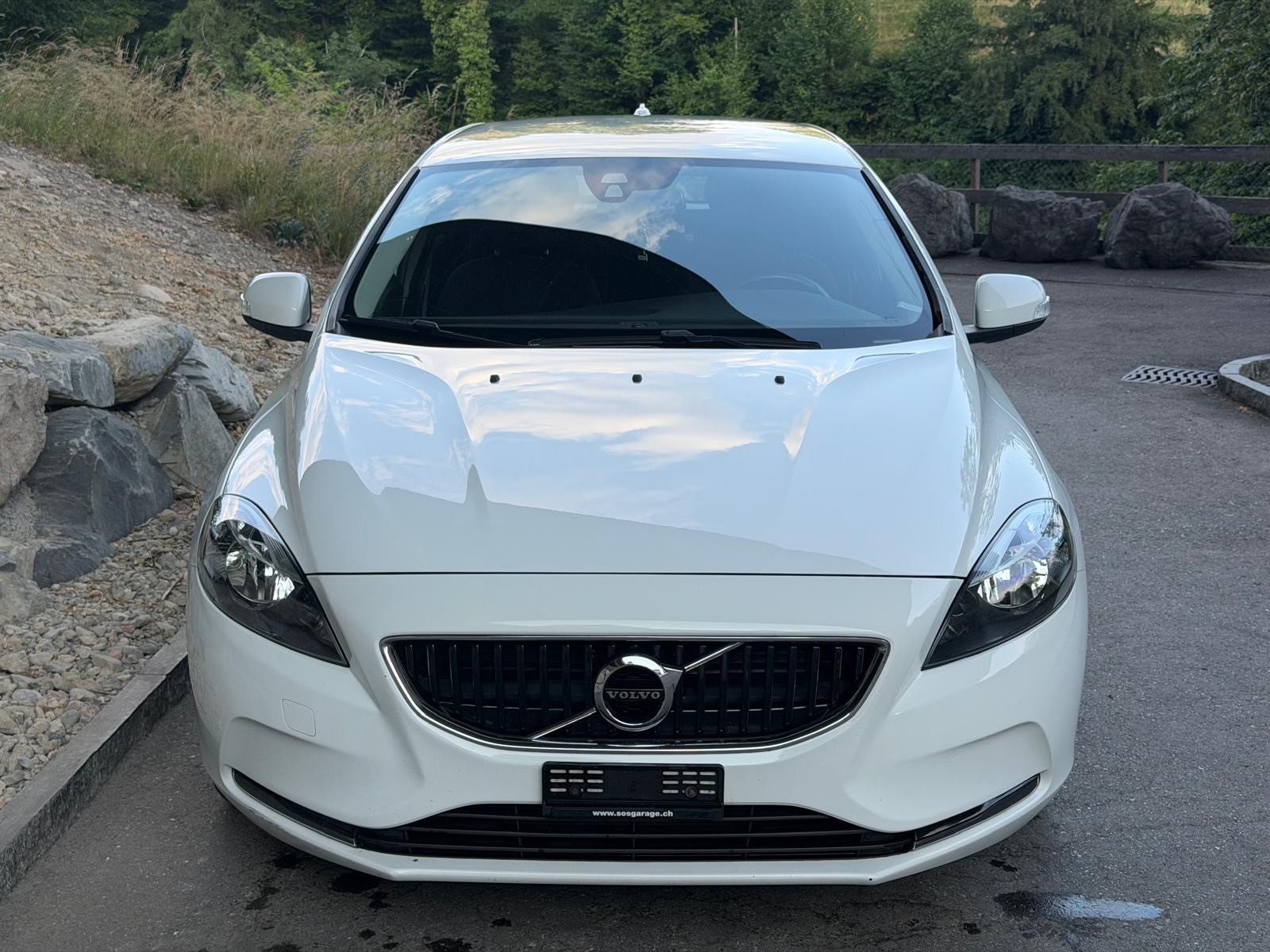 VOLVO V40 D2 Dynamic Edition Geartronic-image-1