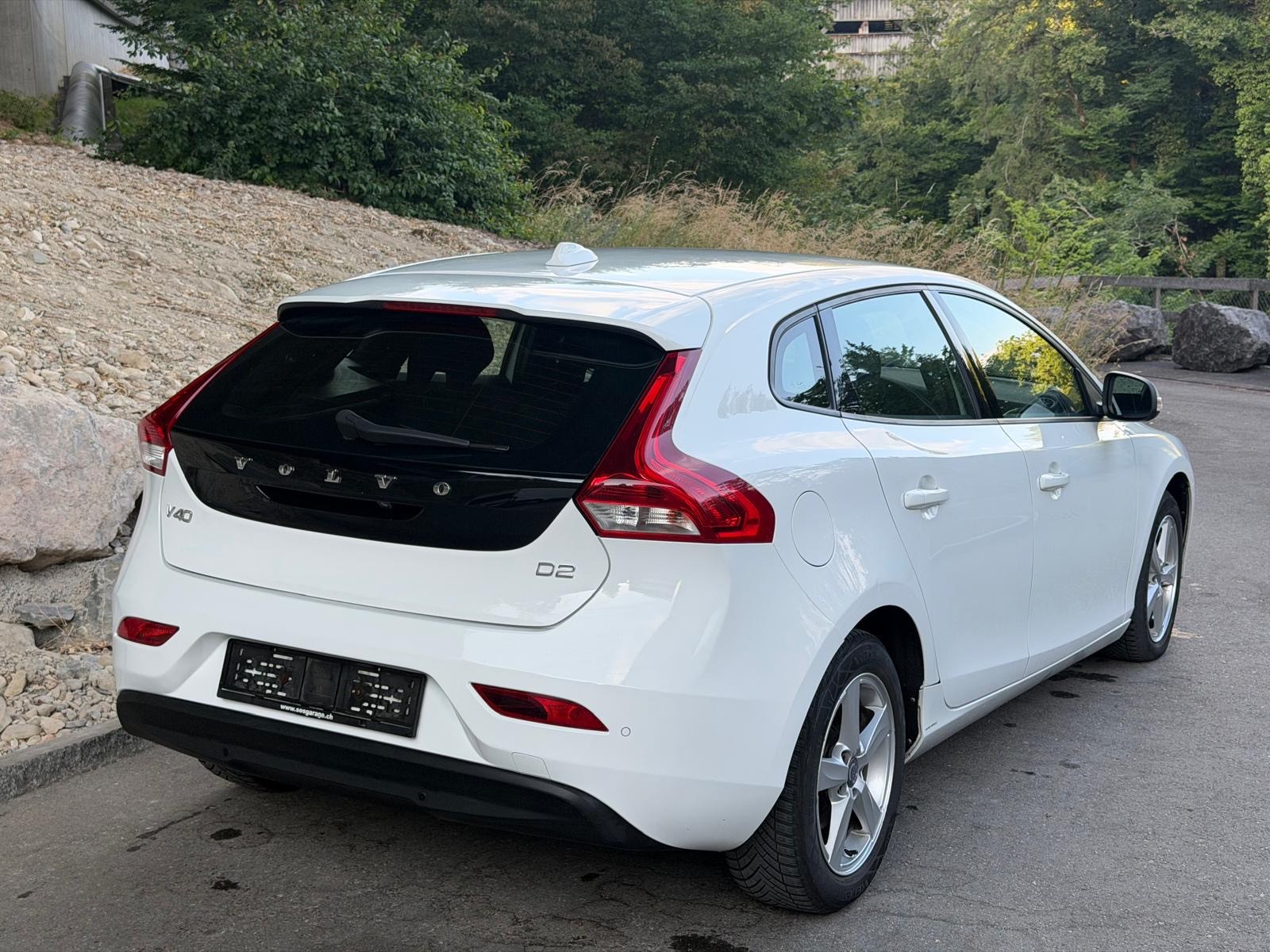 VOLVO V40 D2 Dynamic Edition Geartronic-image-4
