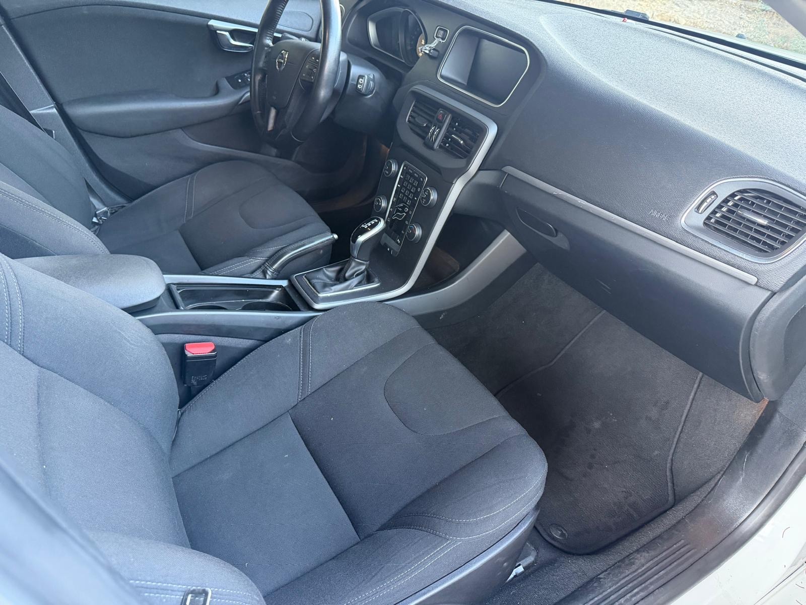 VOLVO V40 D2 Dynamic Edition Geartronic-image-8