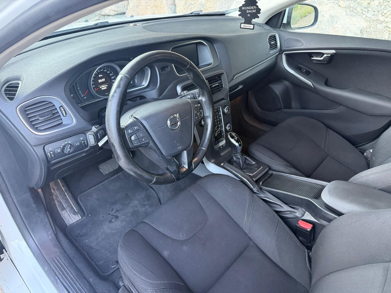 VOLVO V40 D2 Dynamic Edition Geartronic-image-7