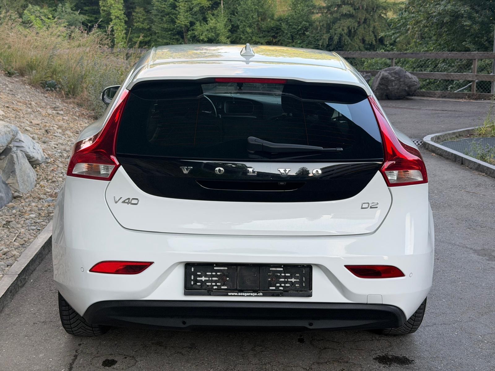 VOLVO V40 D2 Dynamic Edition Geartronic-image-3