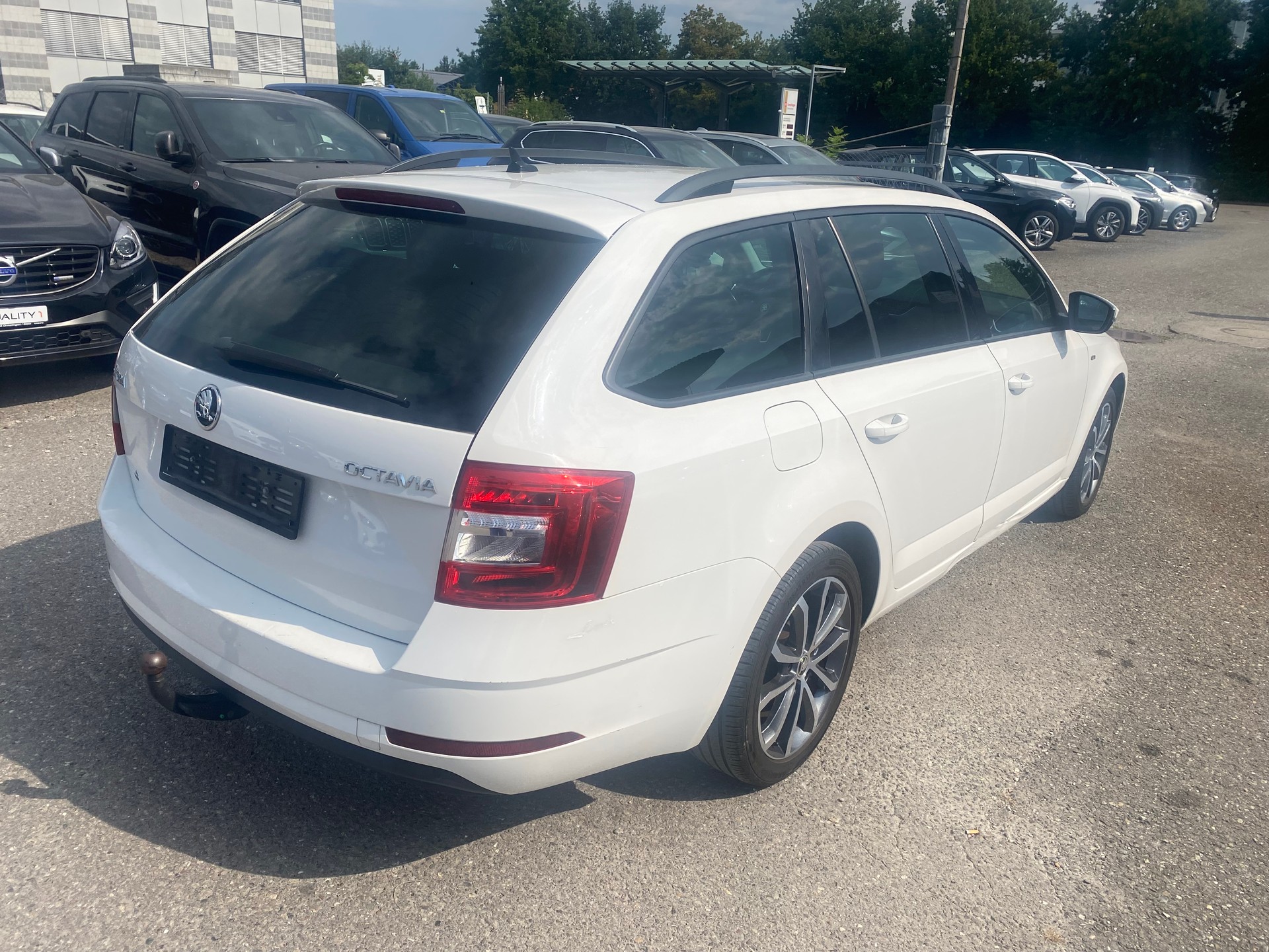SKODA Octavia Combi 1.5 TSI Ambition DSG-image-4