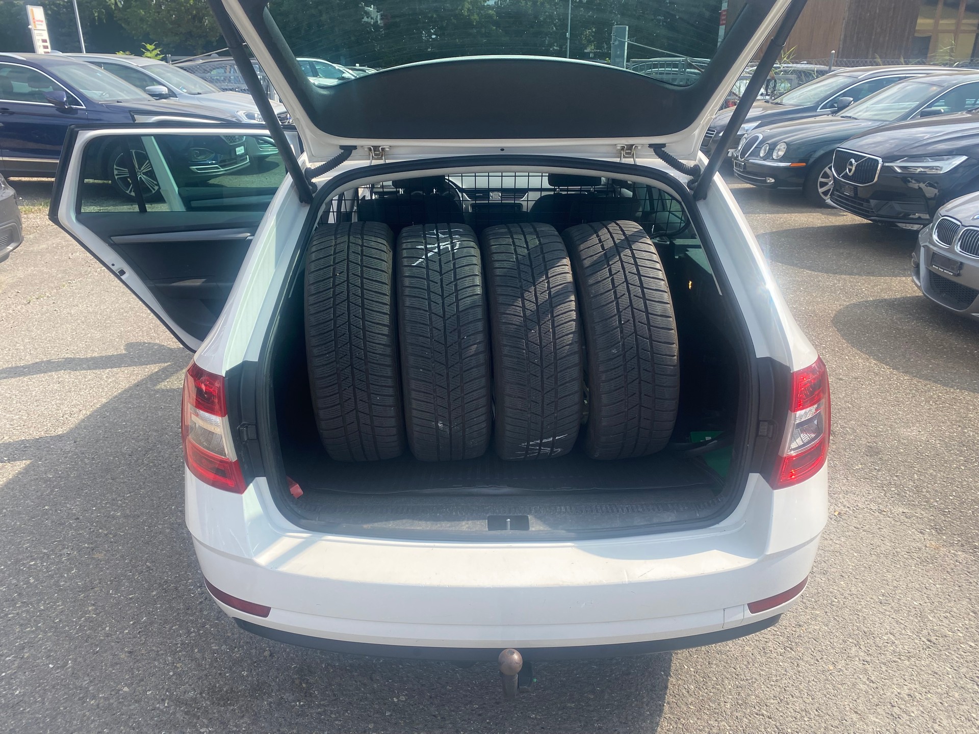 SKODA Octavia Combi 1.5 TSI Ambition DSG-image-9