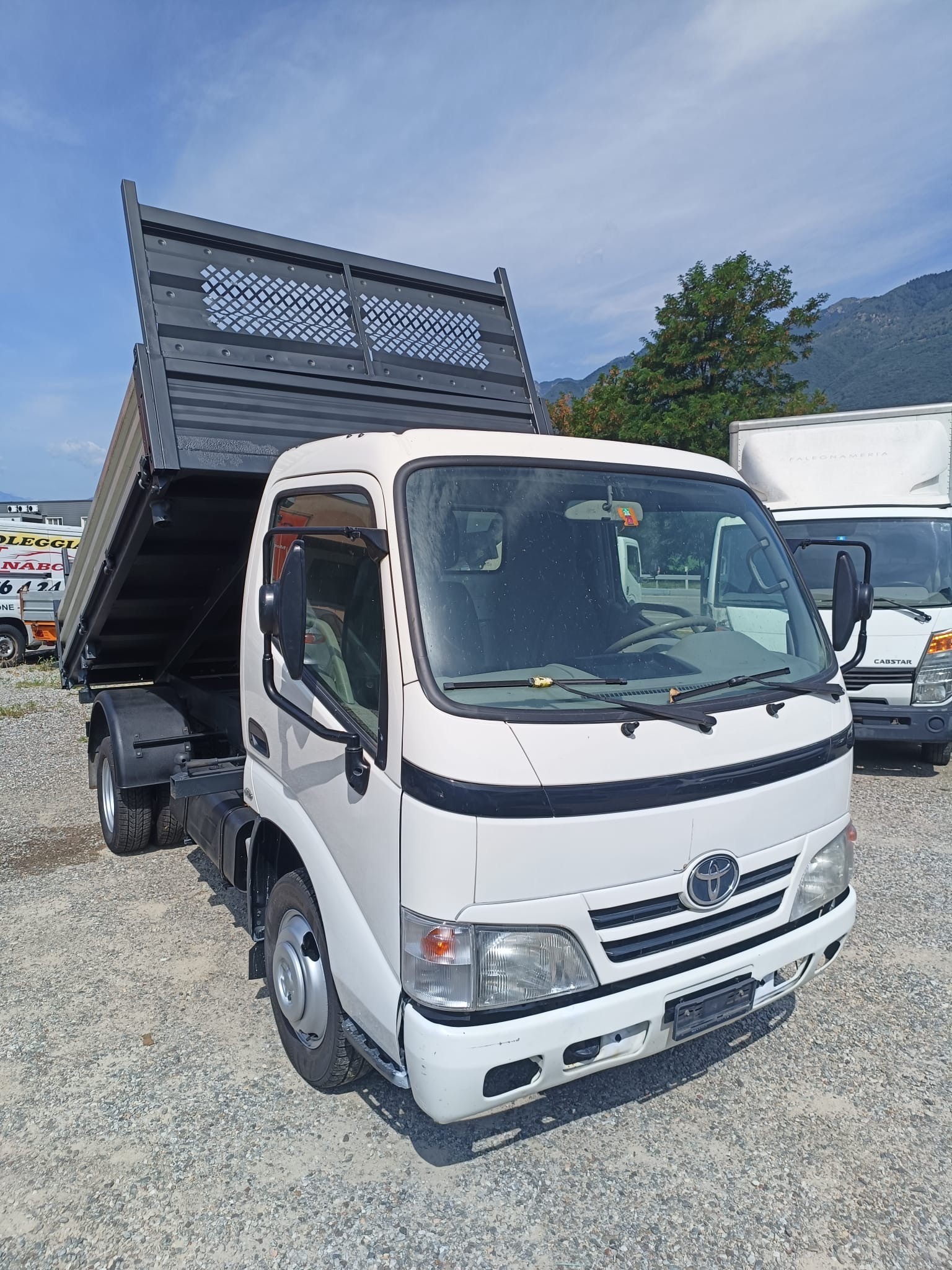 TOYOTA Dyna 150 SWB-image-1
