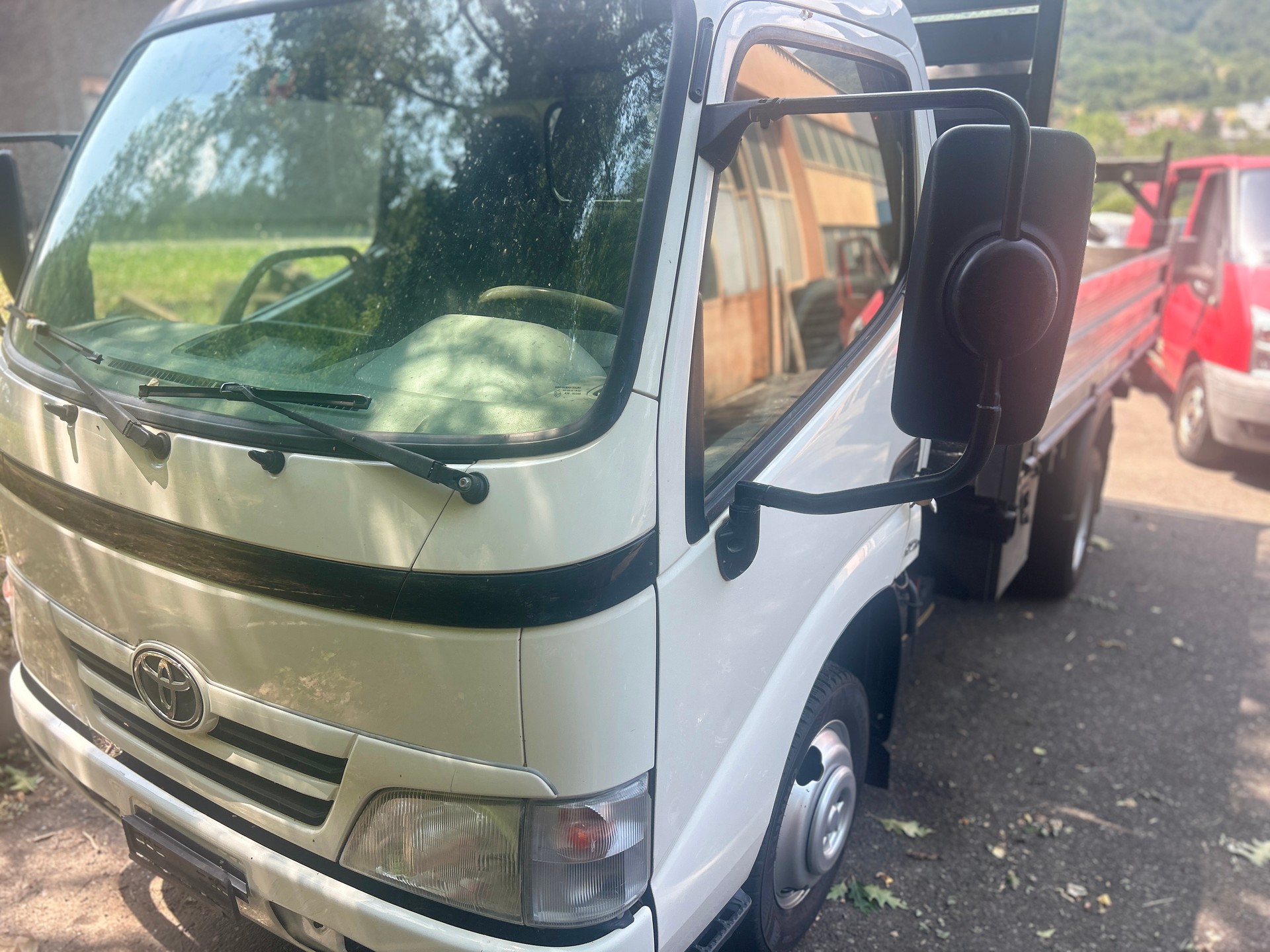 TOYOTA Dyna 150 SWB