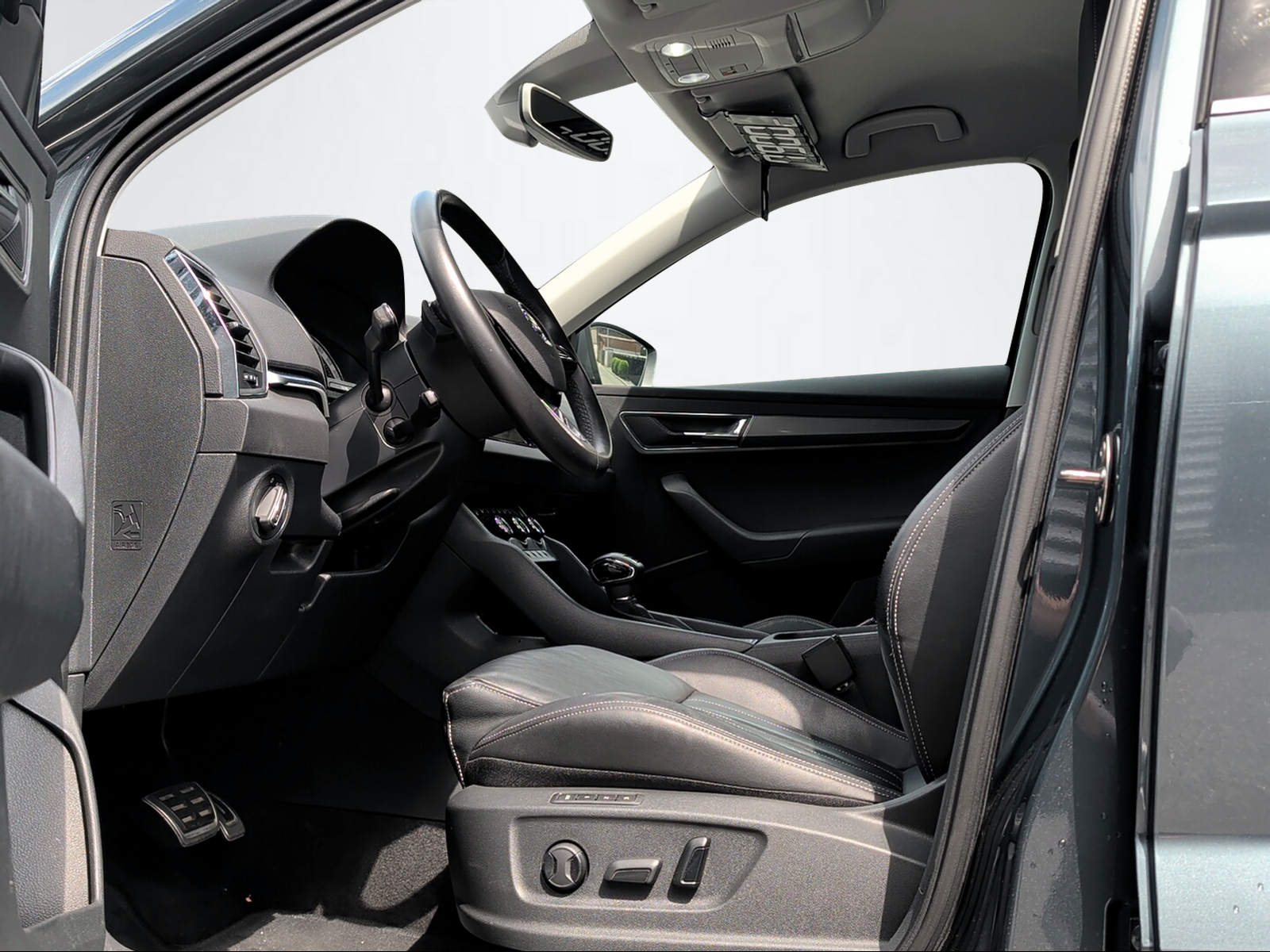 SKODA Karoq 2.0 TDI Style 4x4 DSG-image-4