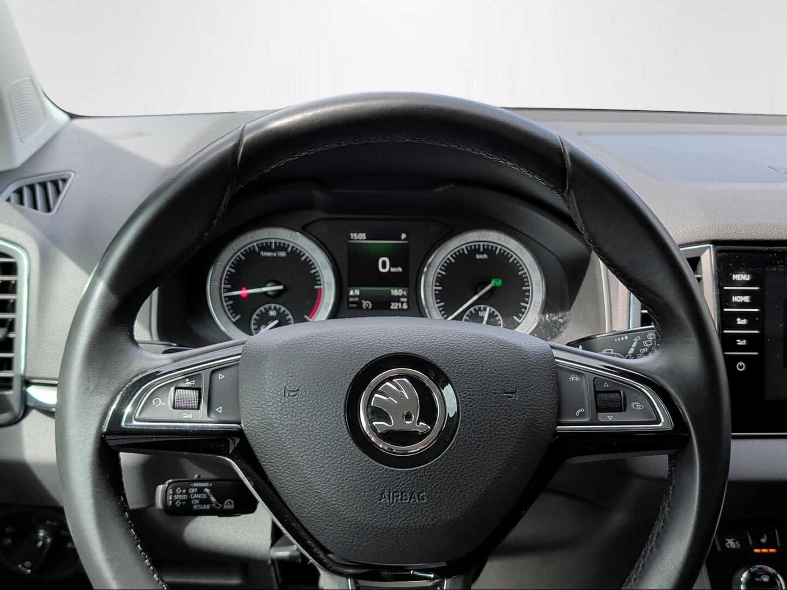 SKODA Karoq 2.0 TDI Style 4x4 DSG-image-6