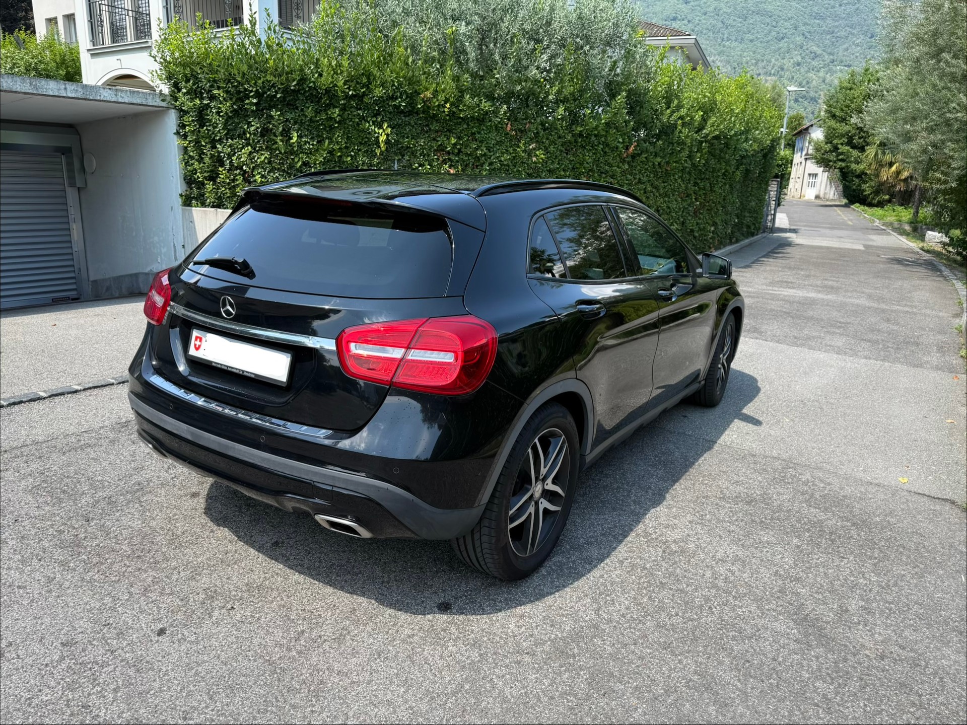 MERCEDES-BENZ GLA 200-image-2