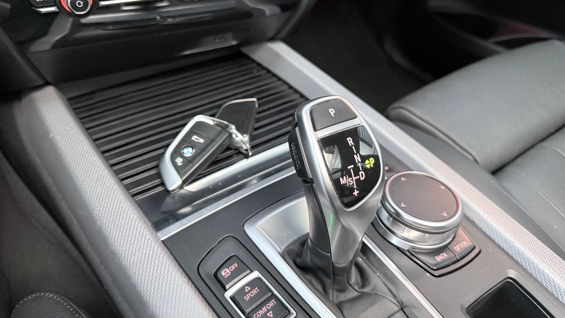 BMW X5 30d xDrive SAG-image-13