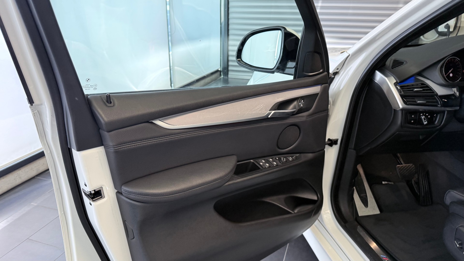 BMW X5 30d xDrive SAG-image-12