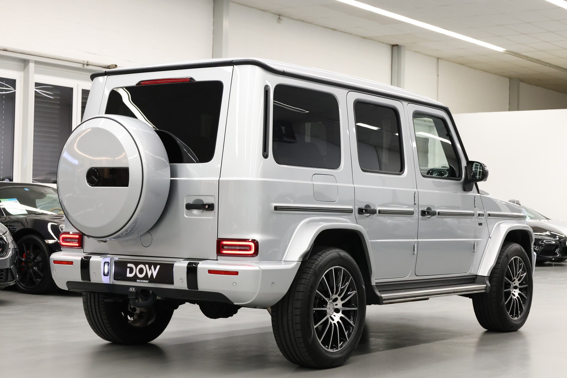MERCEDES-BENZ G 500 AMG Line-image-3