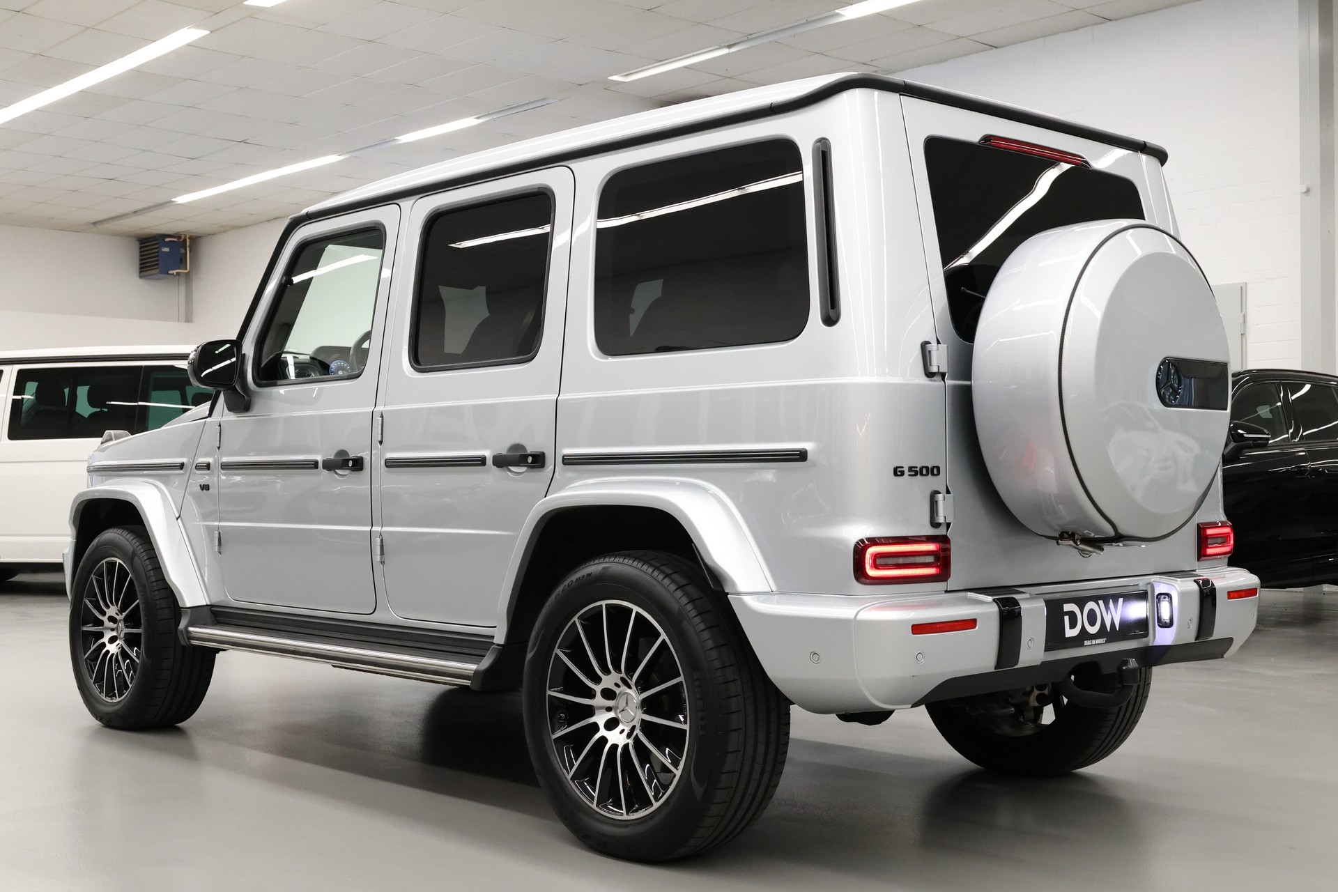 MERCEDES-BENZ G 500 AMG Line-image-4