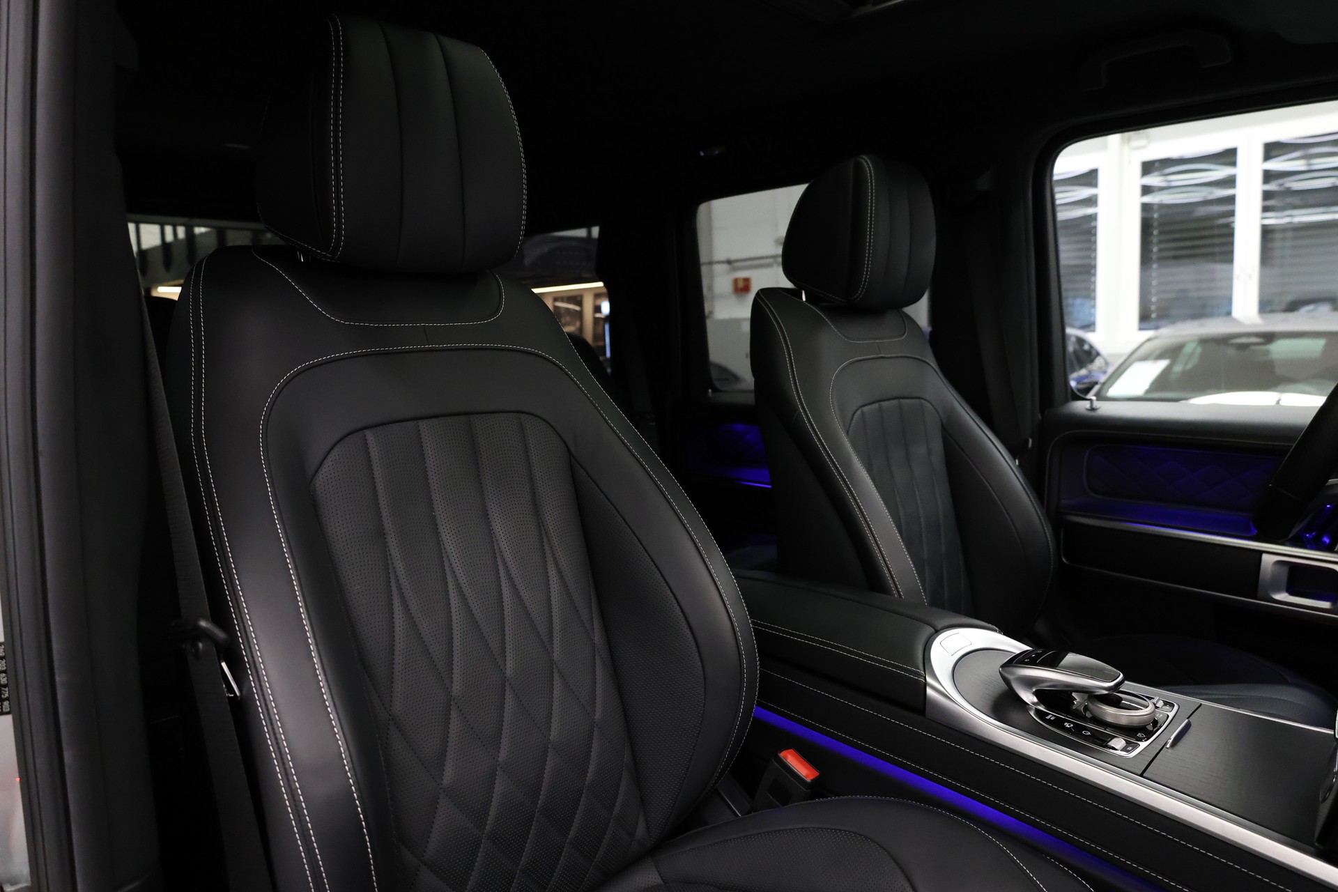 MERCEDES-BENZ G 500 AMG Line-image-15