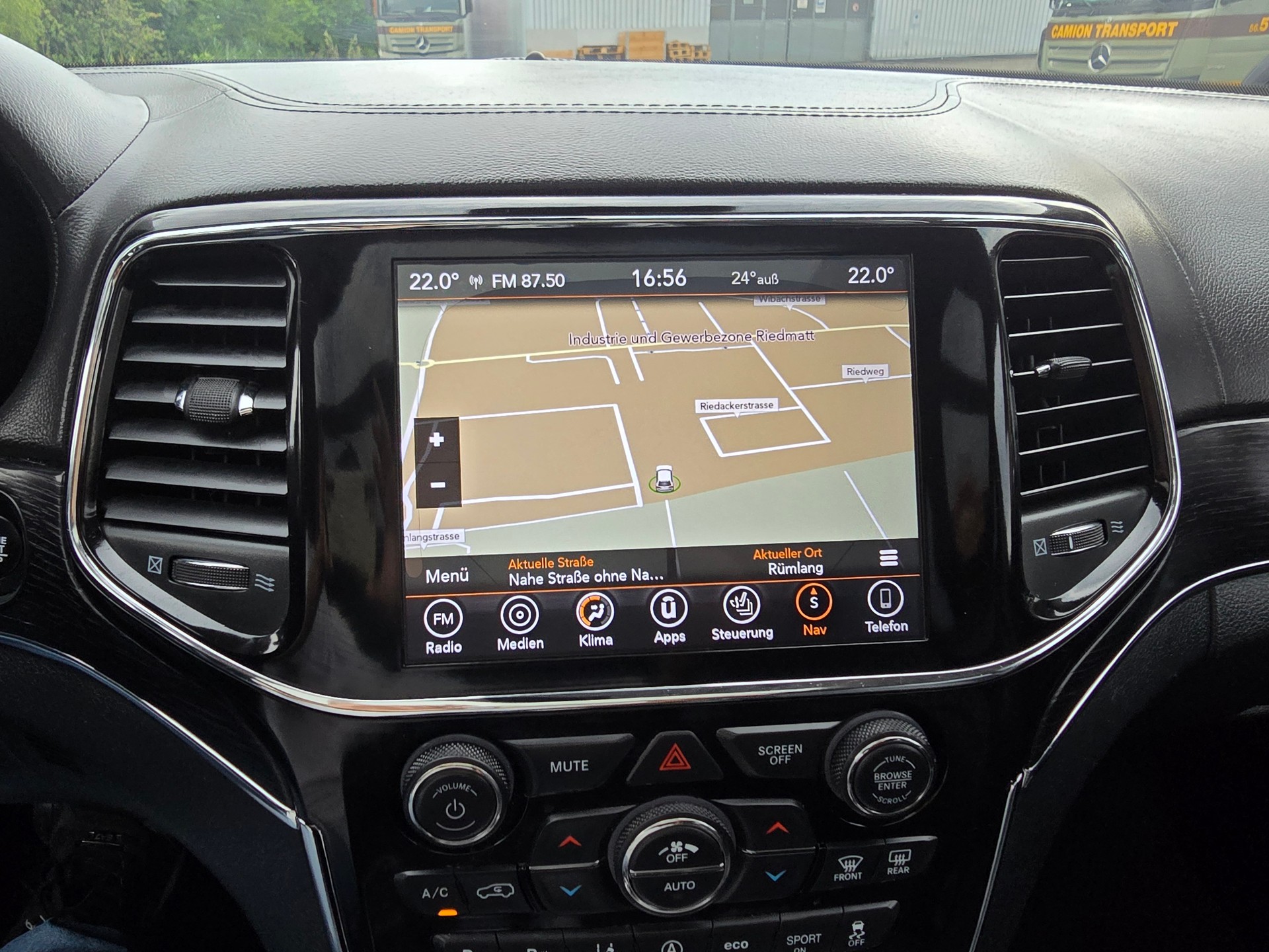 JEEP Grand Cherokee 3.0 CRD Summit Automatic-image-23
