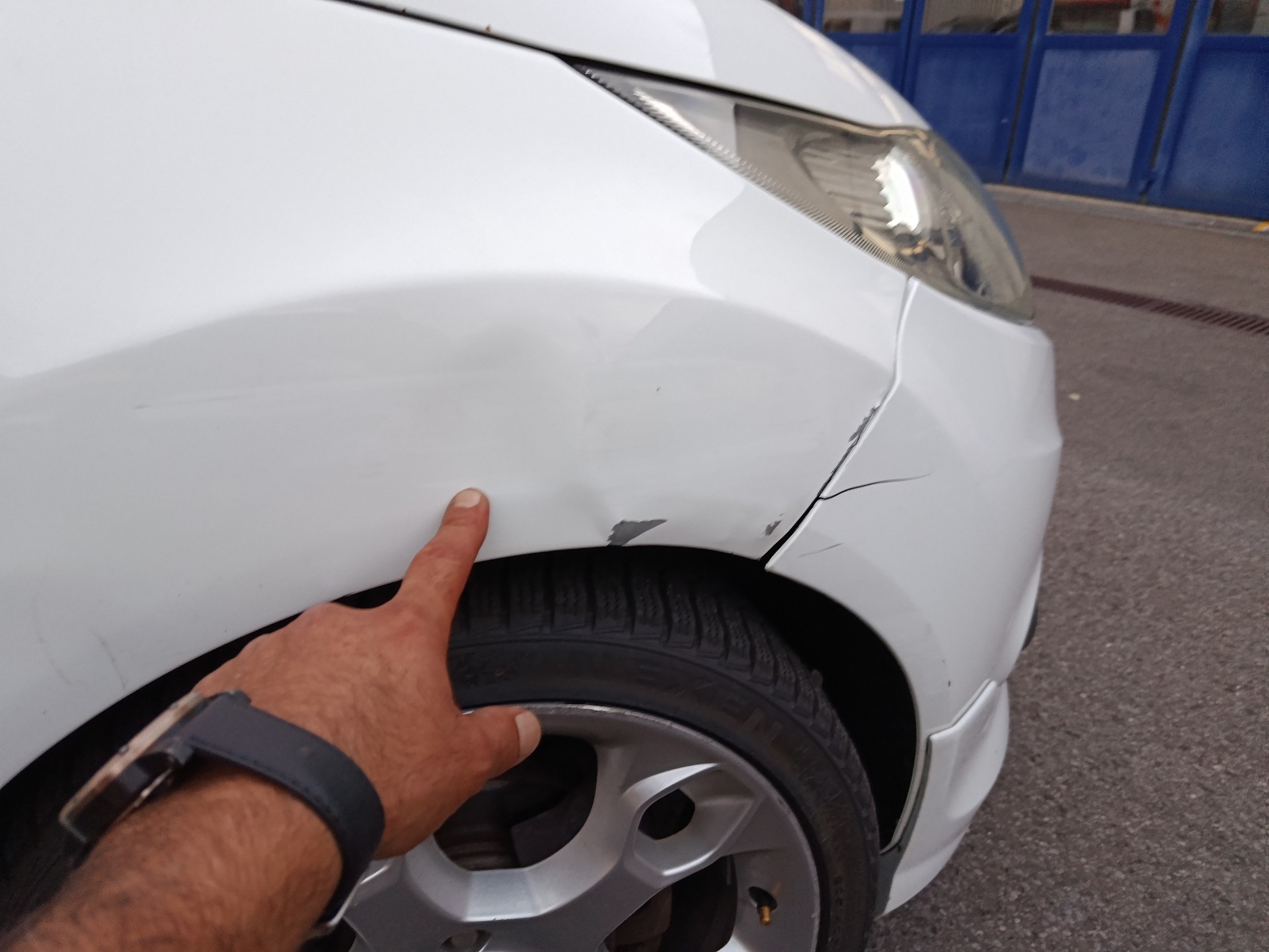 FORD Fiesta 1.6 16V Titanium-image-11