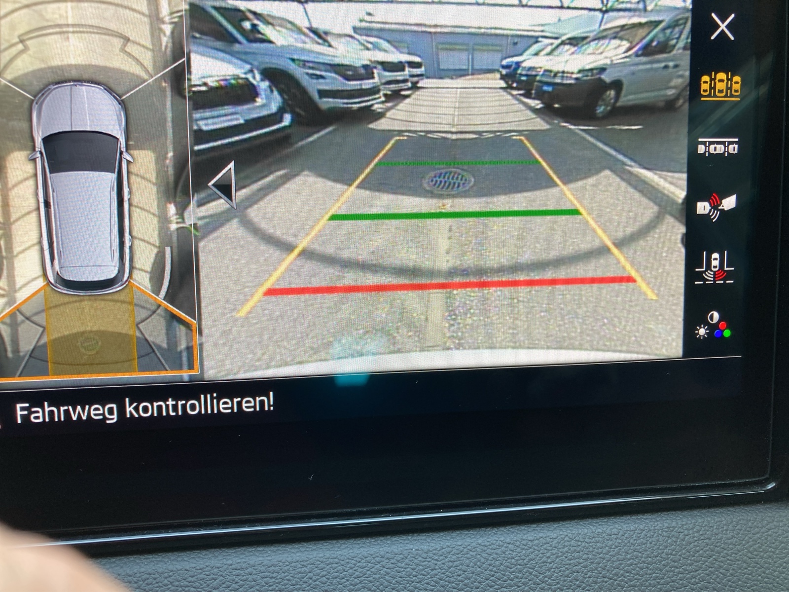 SKODA Karoq 2.0 TSI SportLine 4x4 DSG-image-11