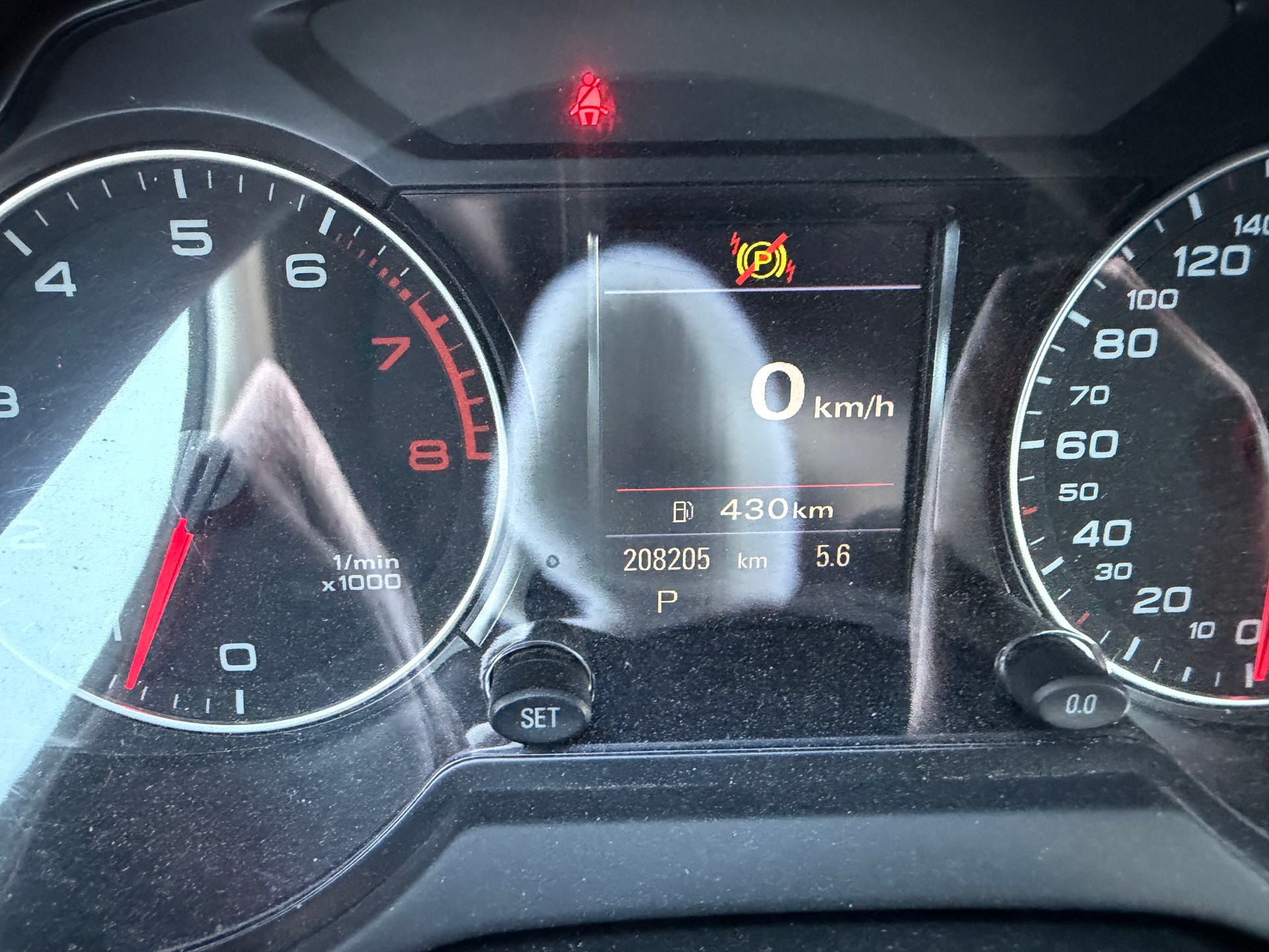 AUDI Q5 2.0 Tdi quattro S-tronic-image-8