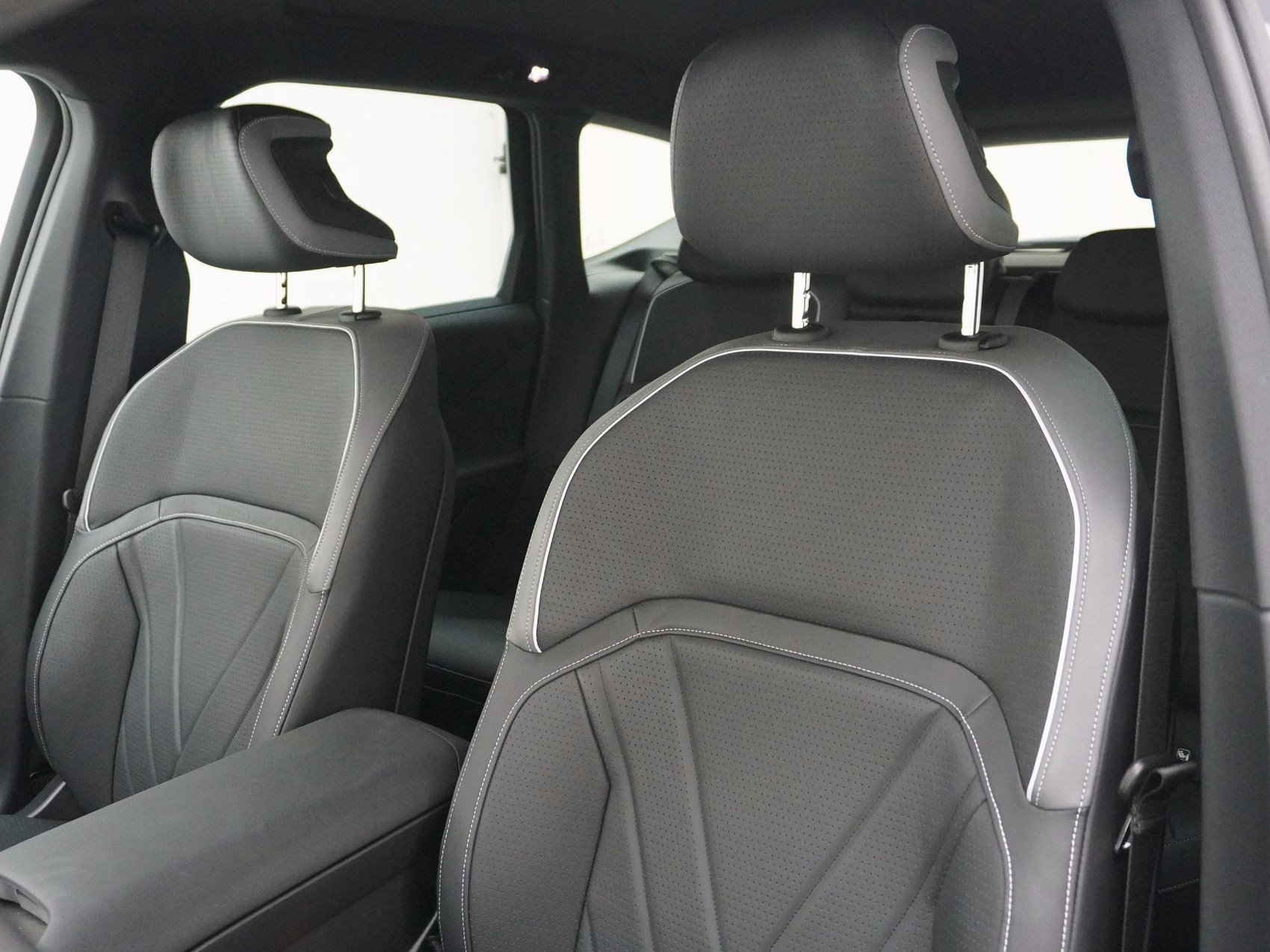 BMW iX3 50 xDrive M Sport-image-12