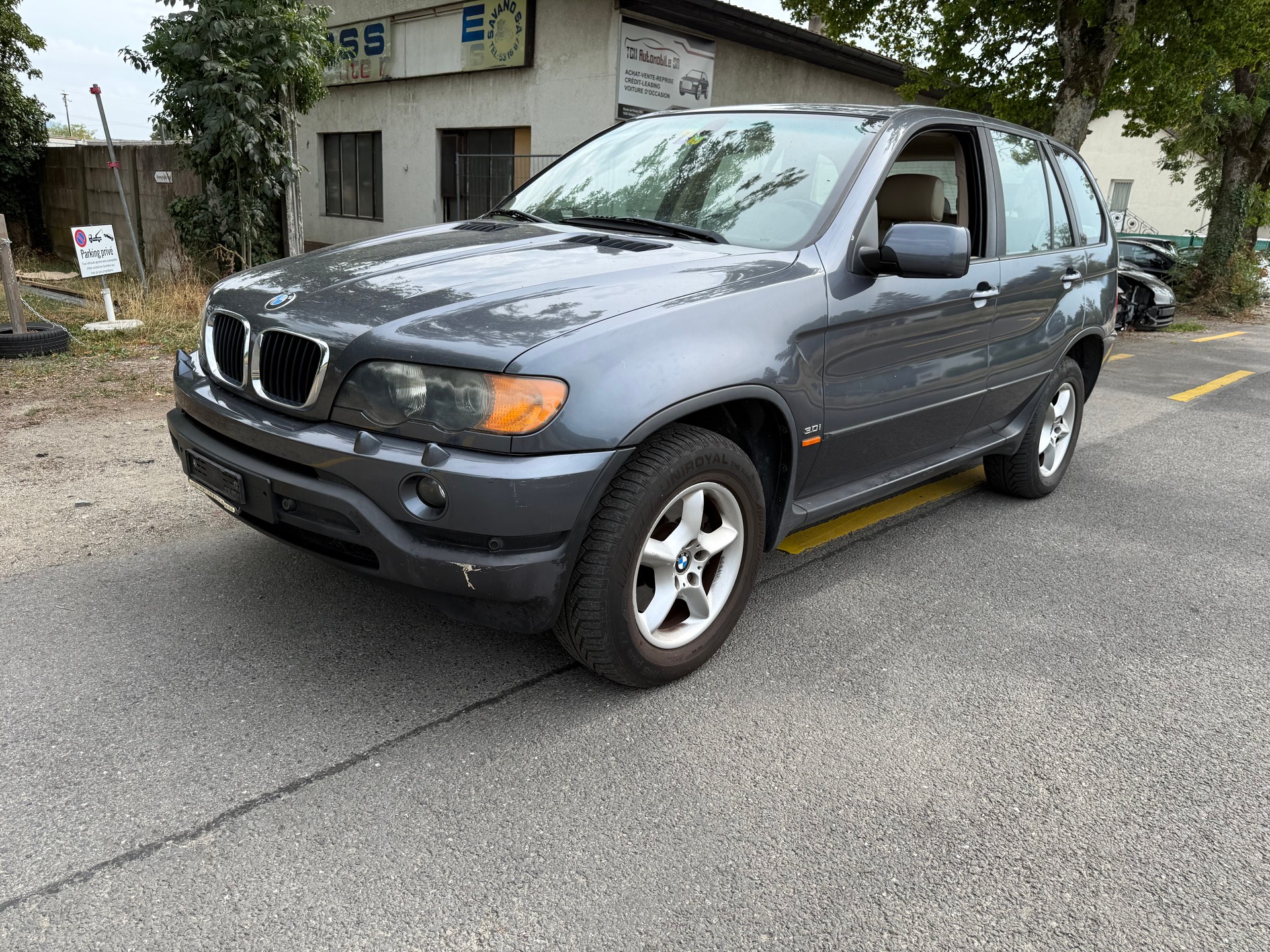 BMW X5 3.0i-image-0