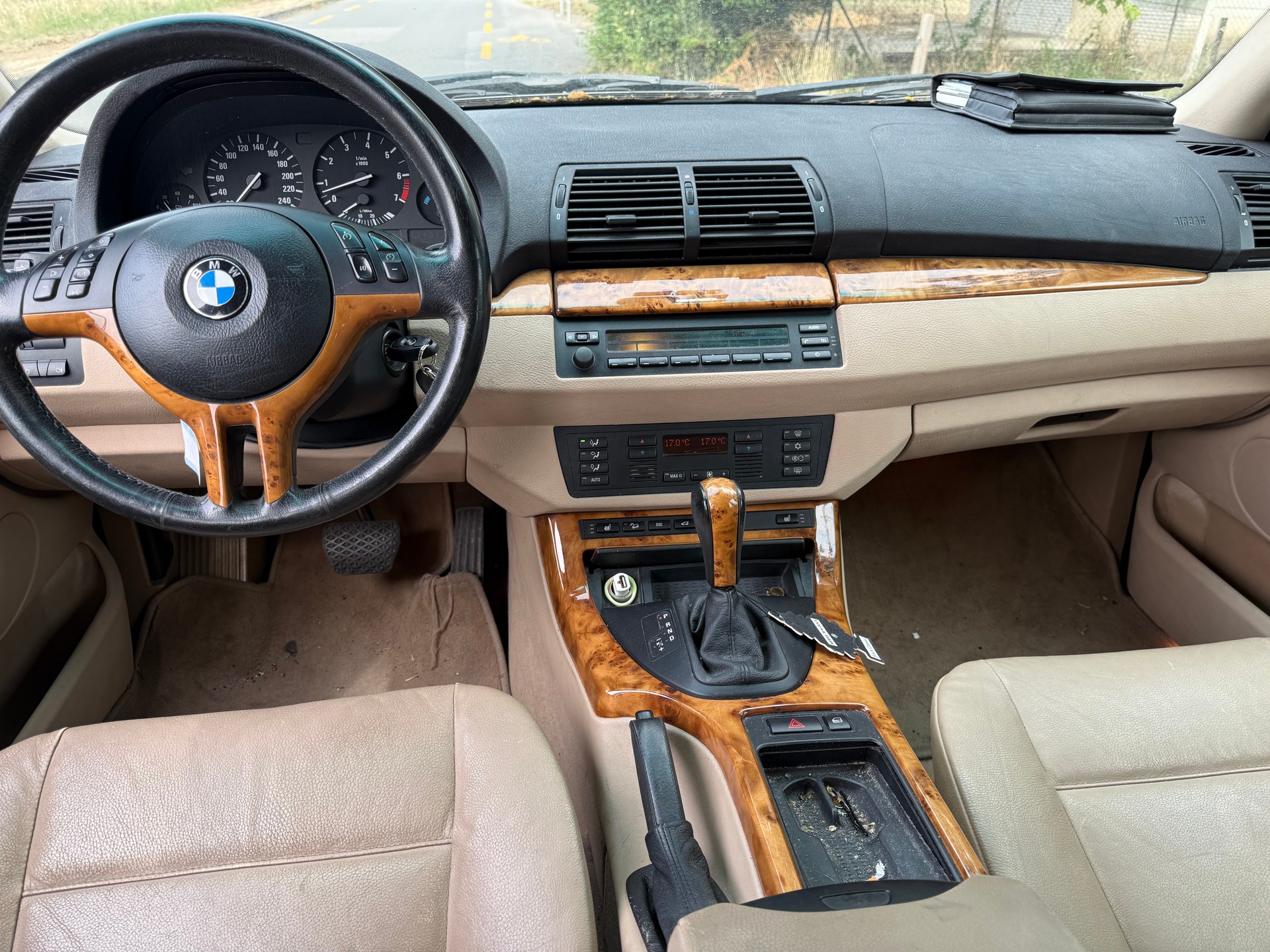BMW X5 3.0i-image-8