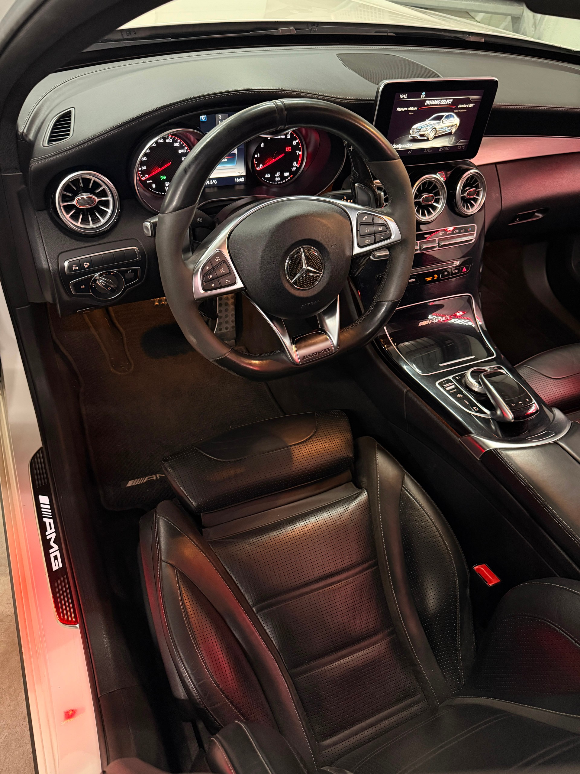 MERCEDES-BENZ C 63 S AMG Speedshift-image-18