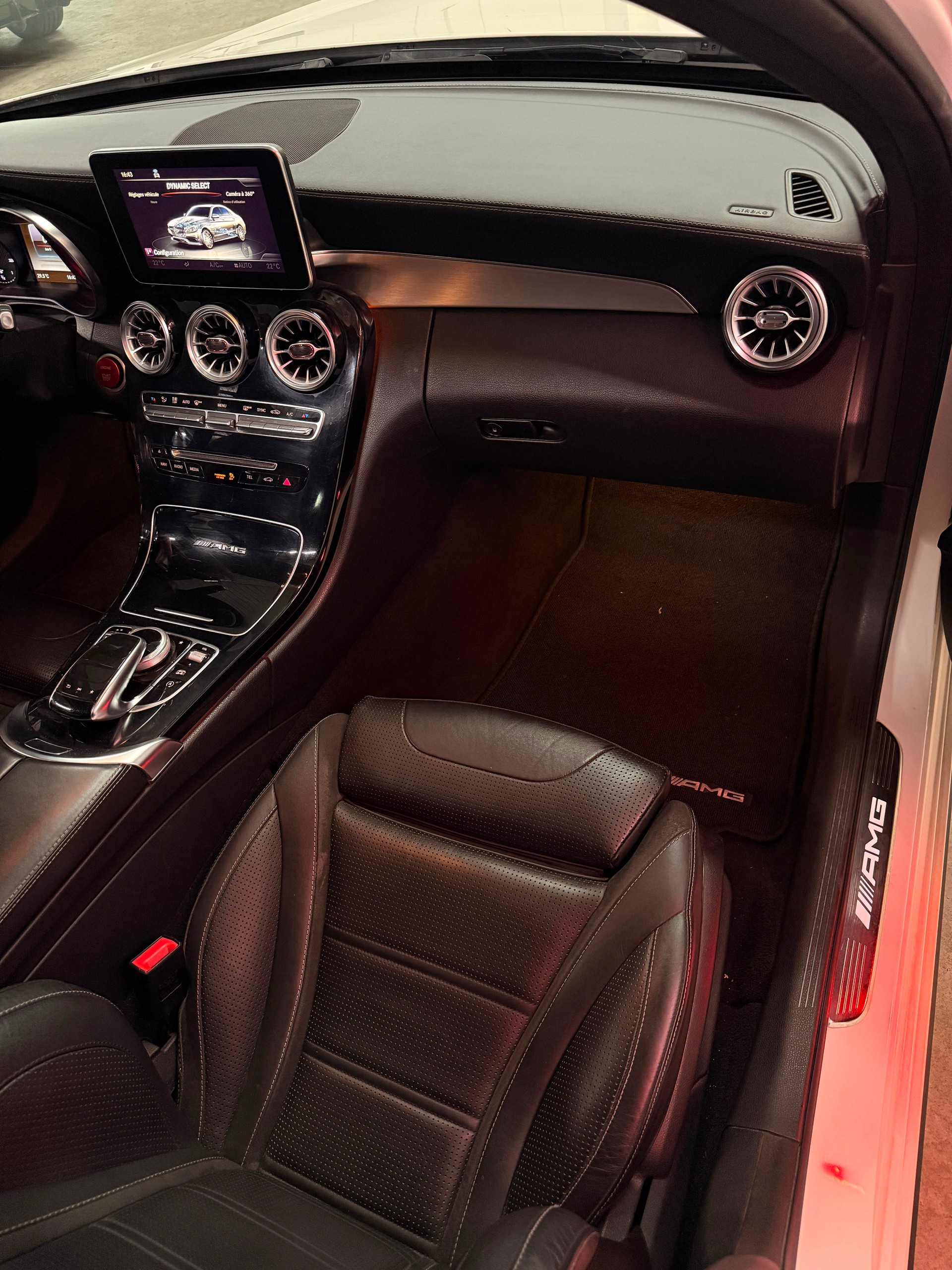 MERCEDES-BENZ C 63 S AMG Speedshift-image-17