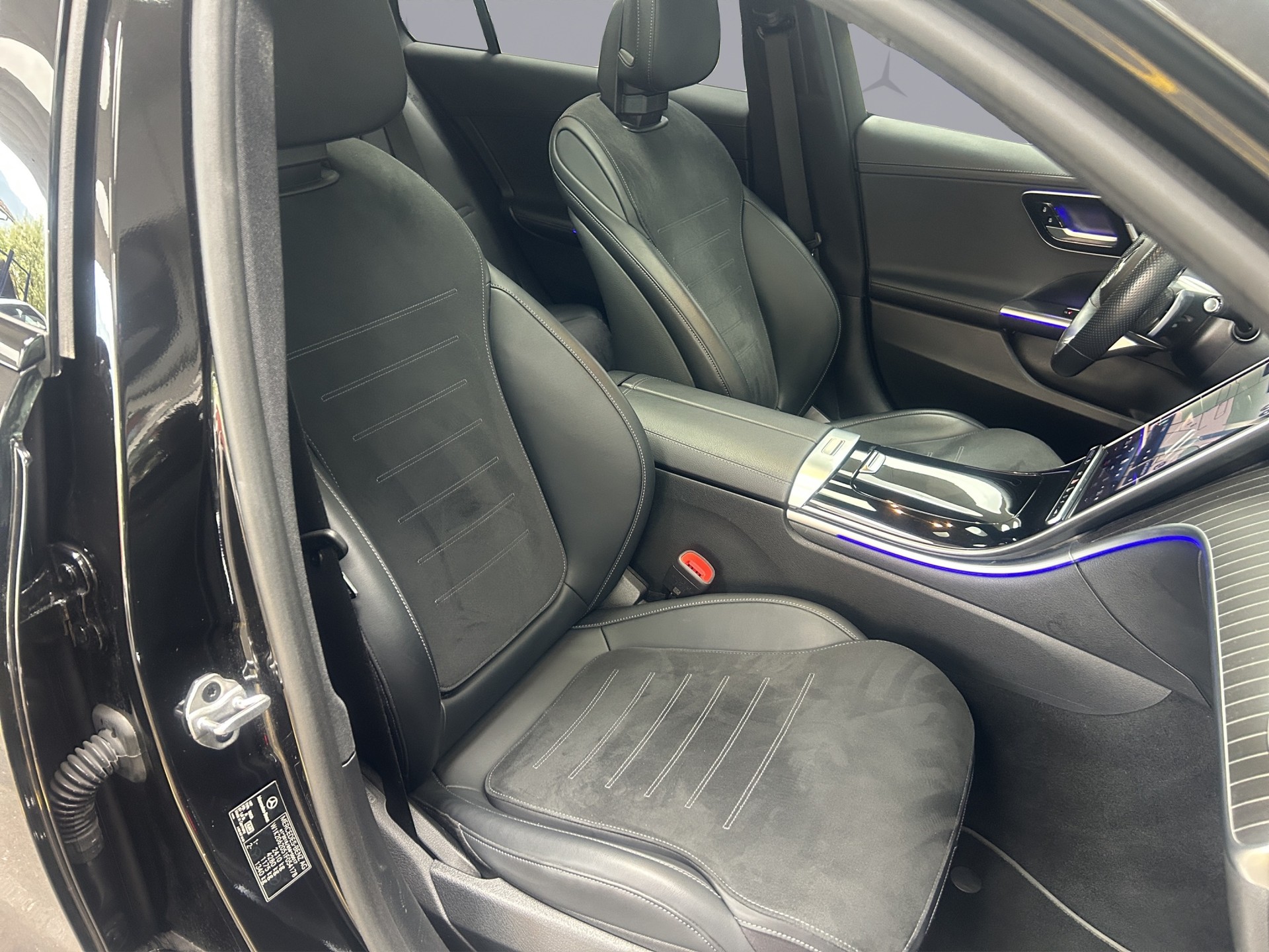 MERCEDES-BENZ C 220 d AMG Line 4matic Kombi-image-15