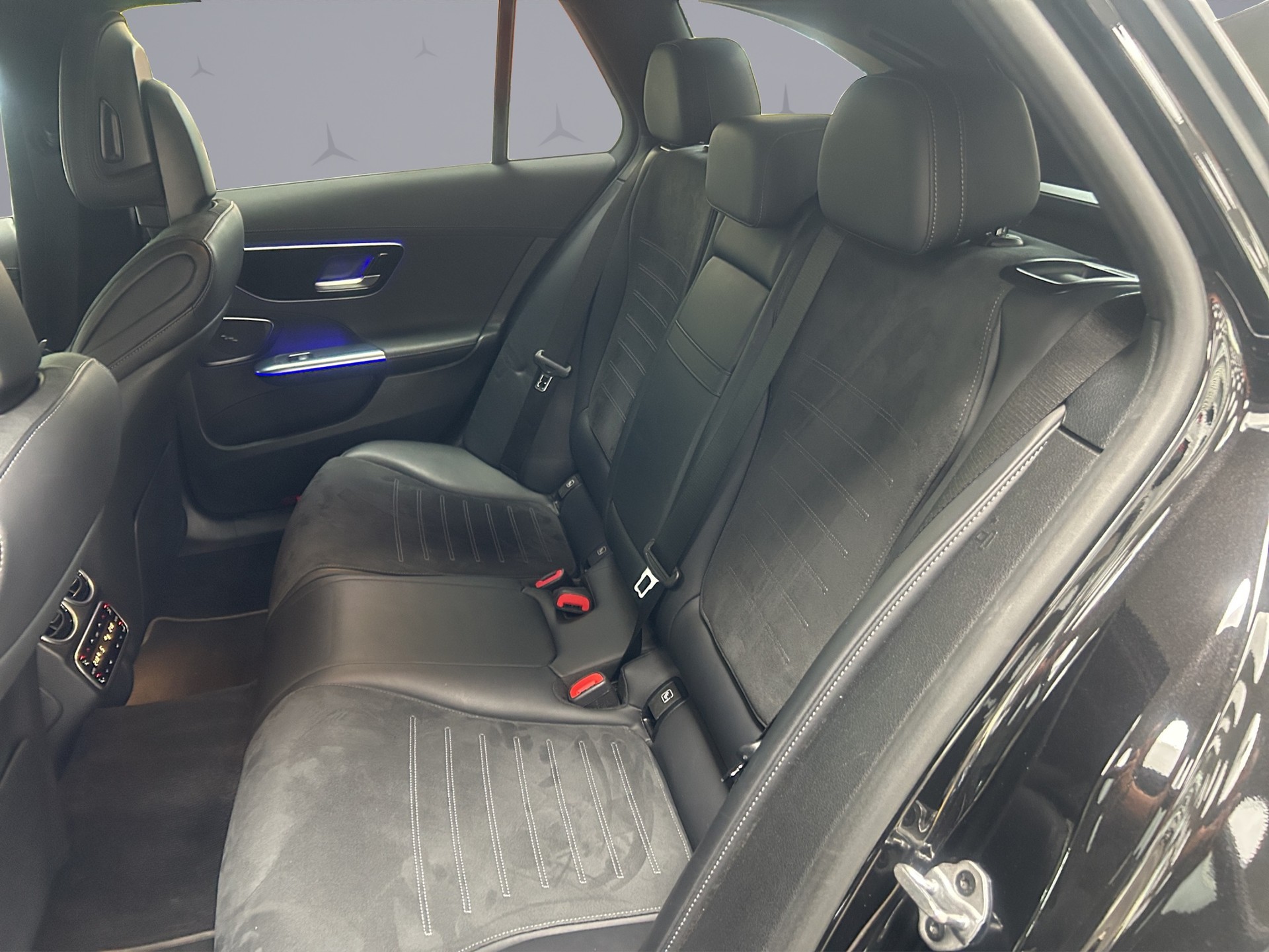 MERCEDES-BENZ C 220 d AMG Line 4matic Kombi-image-9