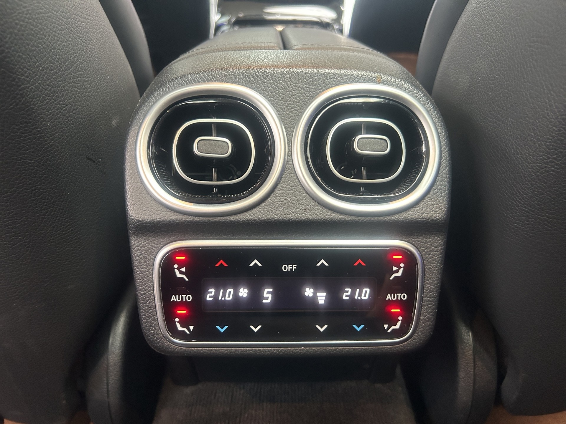 MERCEDES-BENZ C 220 d AMG Line 4matic Kombi-image-18