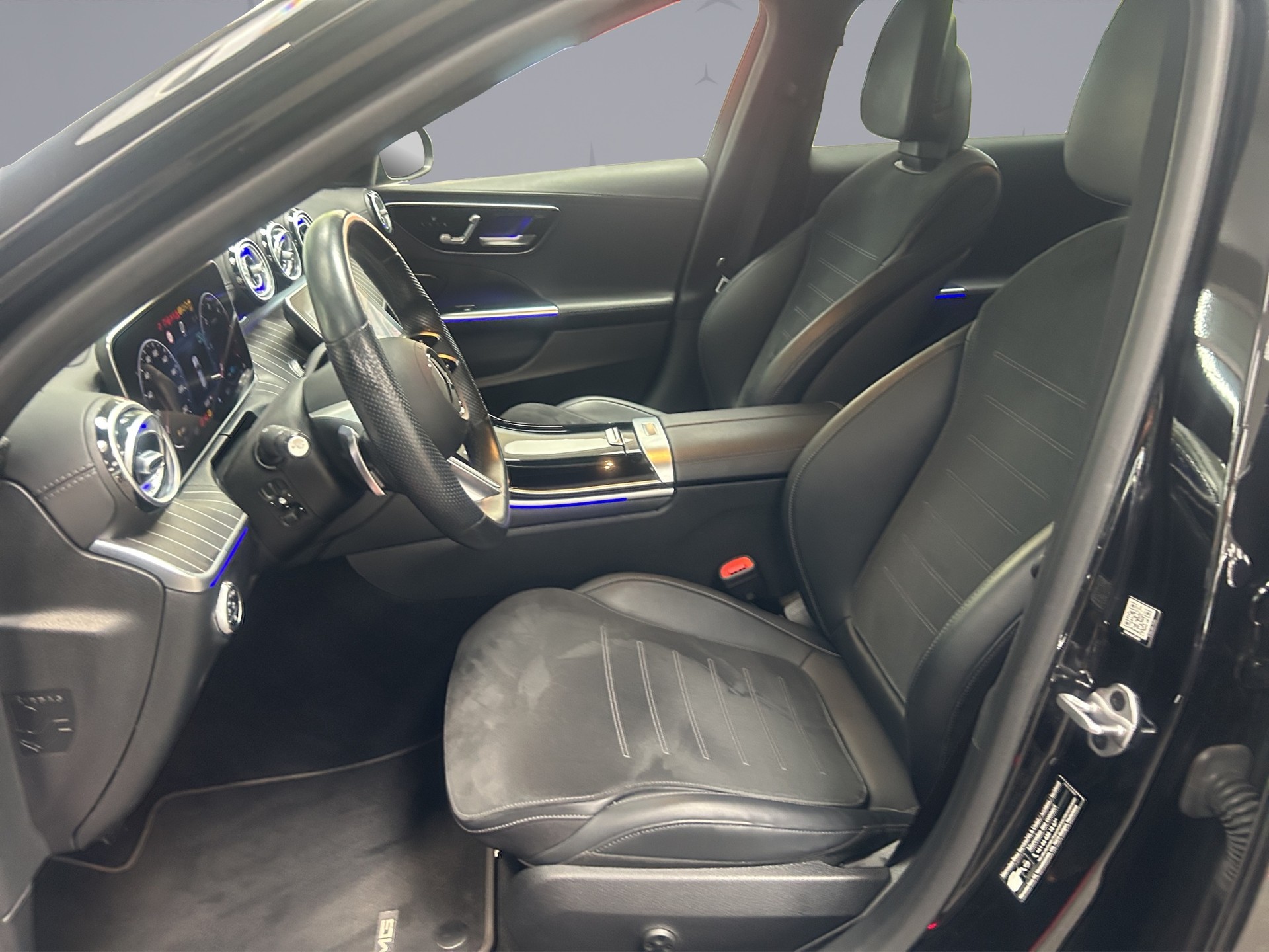 MERCEDES-BENZ C 220 d AMG Line 4matic Kombi-image-8