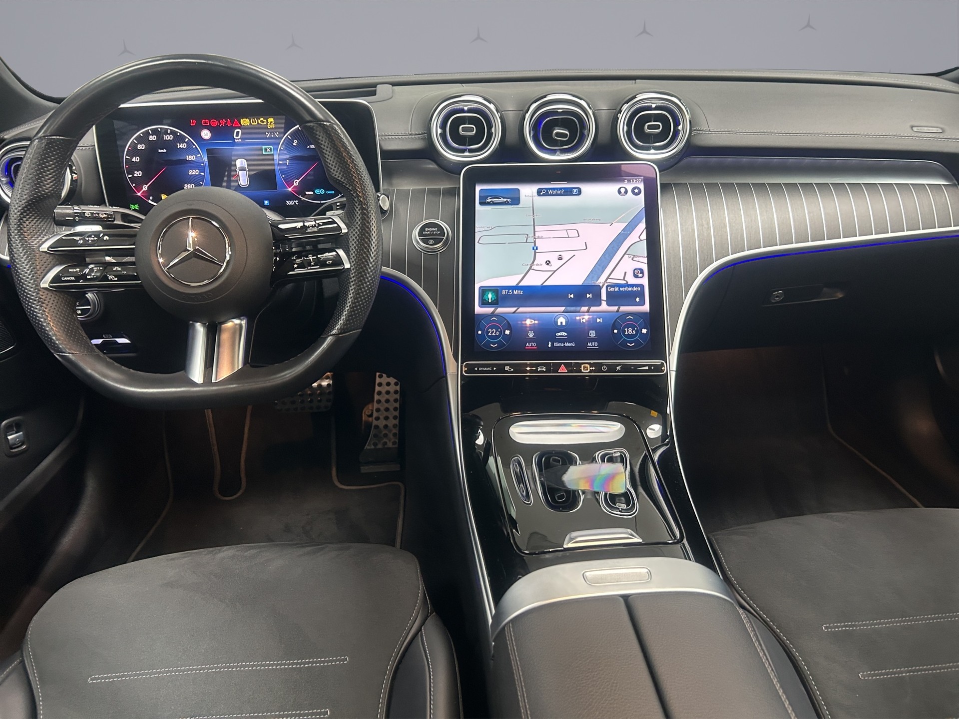 MERCEDES-BENZ C 220 d AMG Line 4matic Kombi-image-12