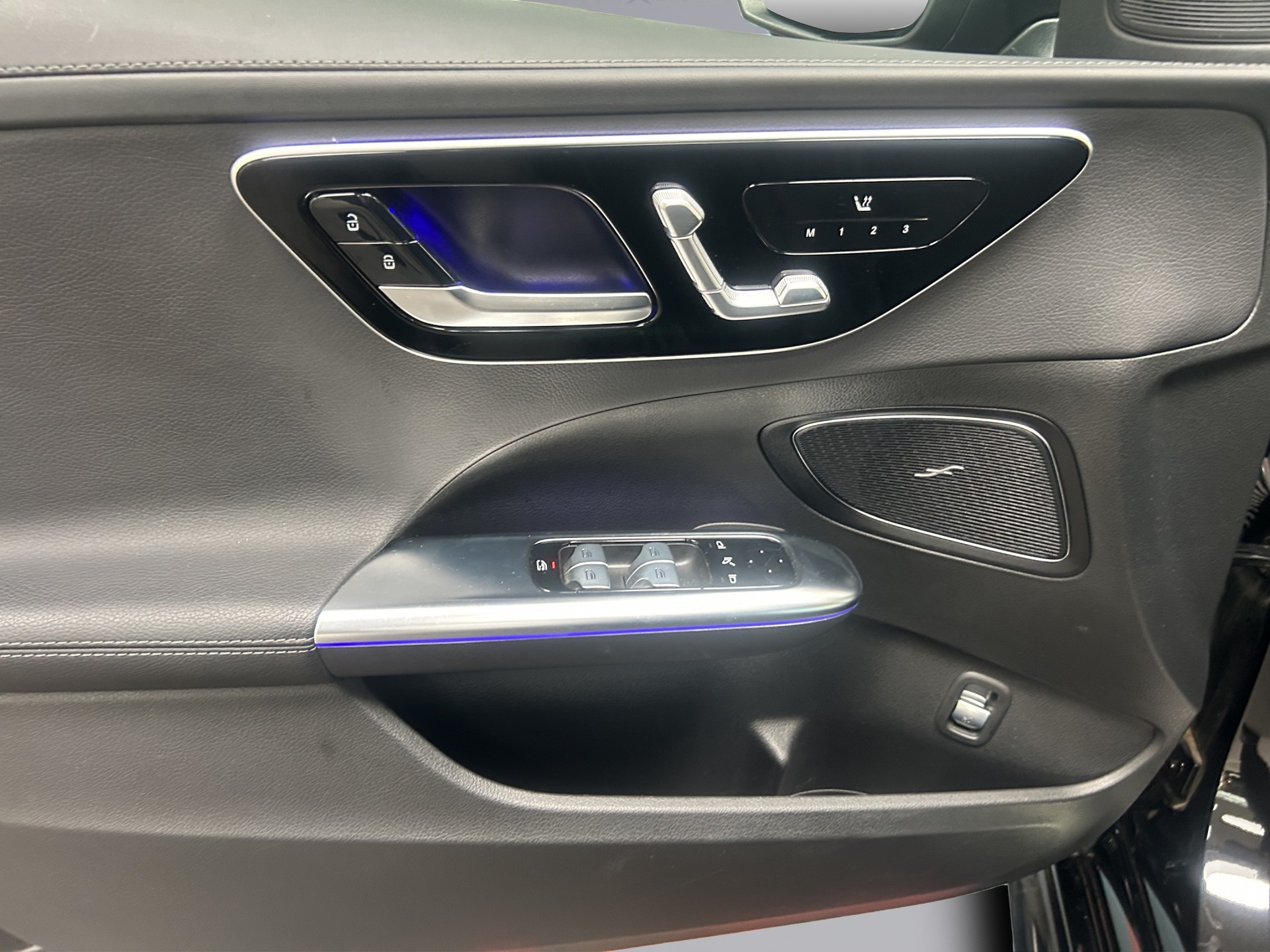 MERCEDES-BENZ C 220 d AMG Line 4matic Kombi-image-14