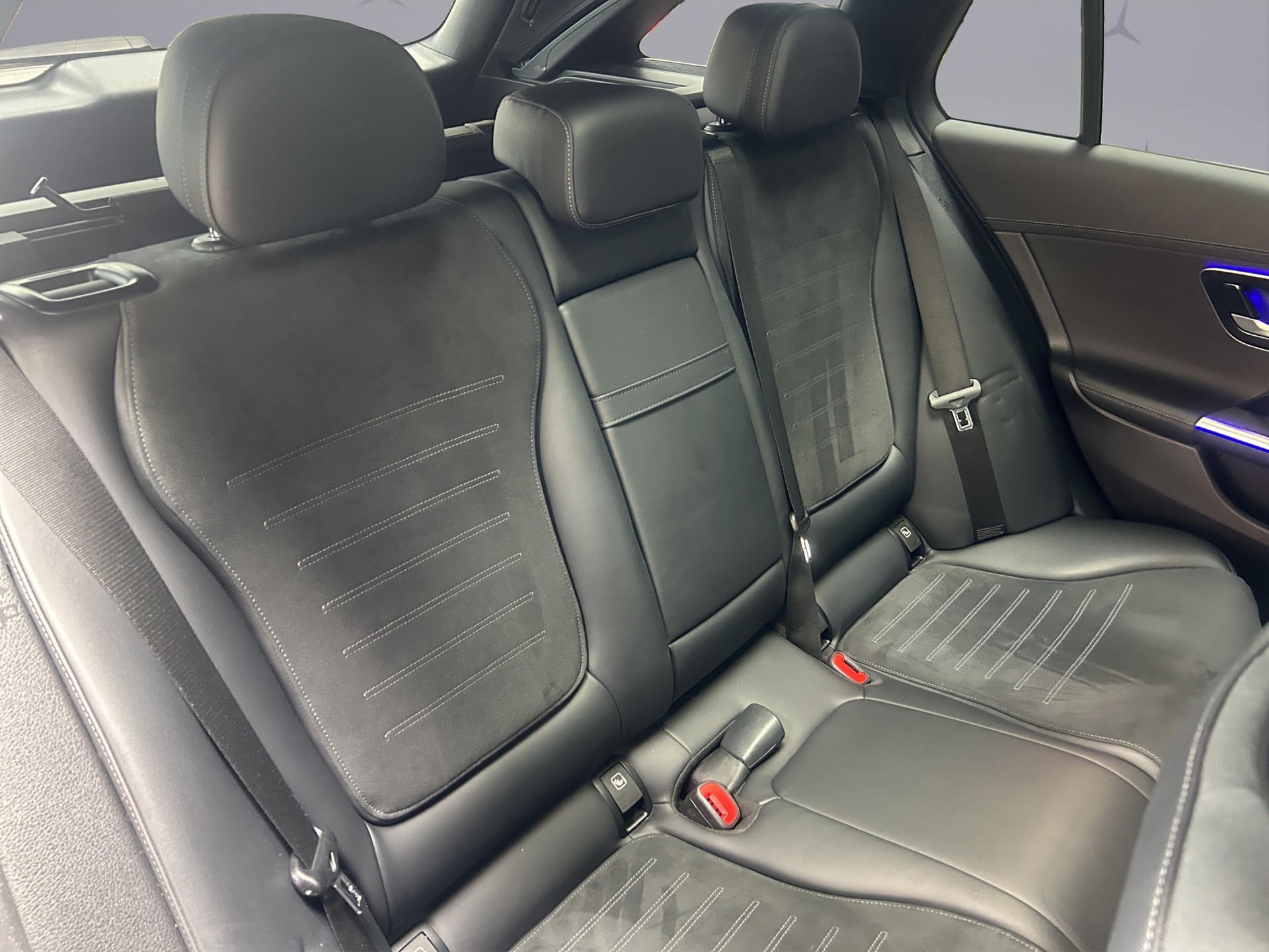 MERCEDES-BENZ C 220 d AMG Line 4matic Kombi-image-16