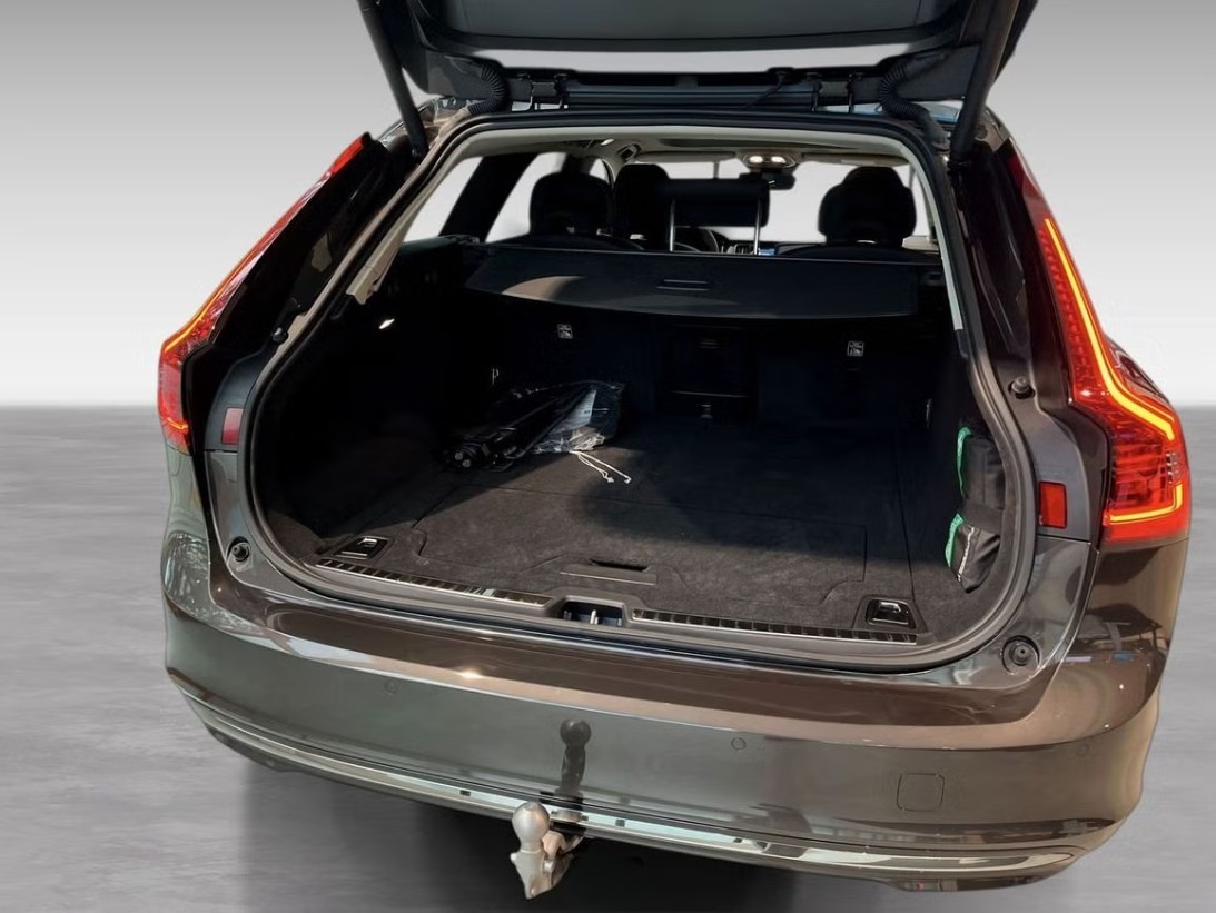 VOLVO V90 T6 eAWD Plug in Hybrid Ultra Bright Geartronic-image-4