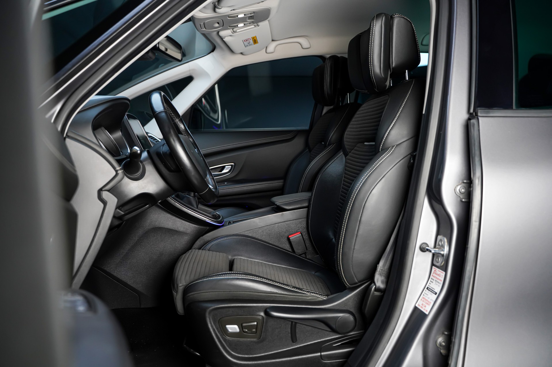 RENAULT Grand Scénic 1.6 dCi Bose-image-10