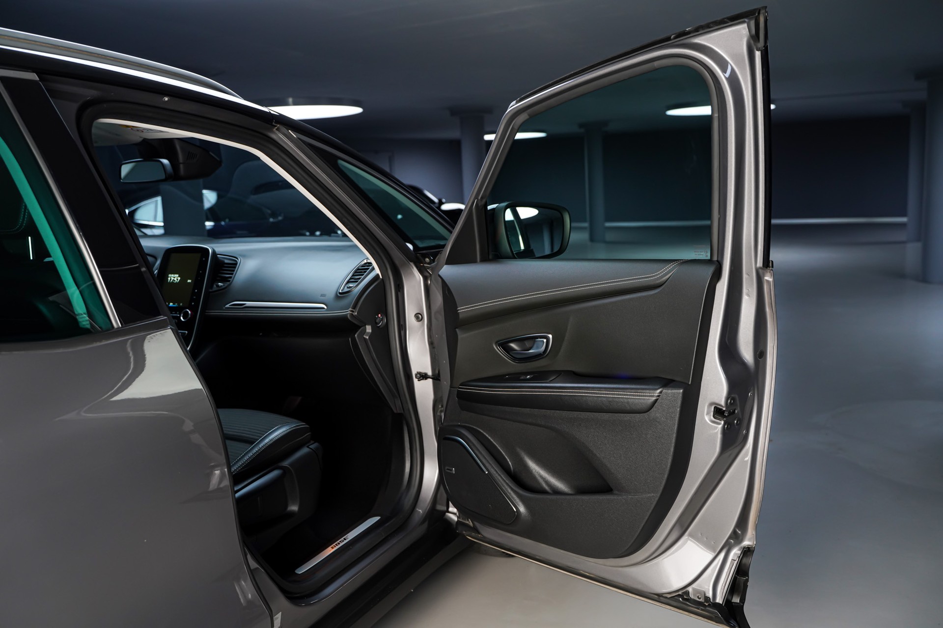 RENAULT Grand Scénic 1.6 dCi Bose-image-15